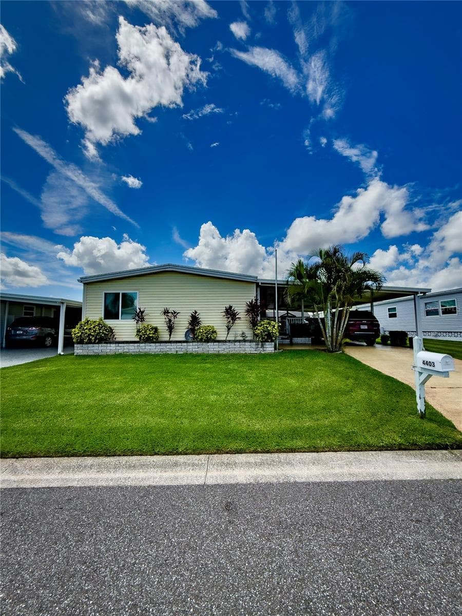 Manufactured Home at 4403 14TH ST E, ELLENTON, photo 2 of 42