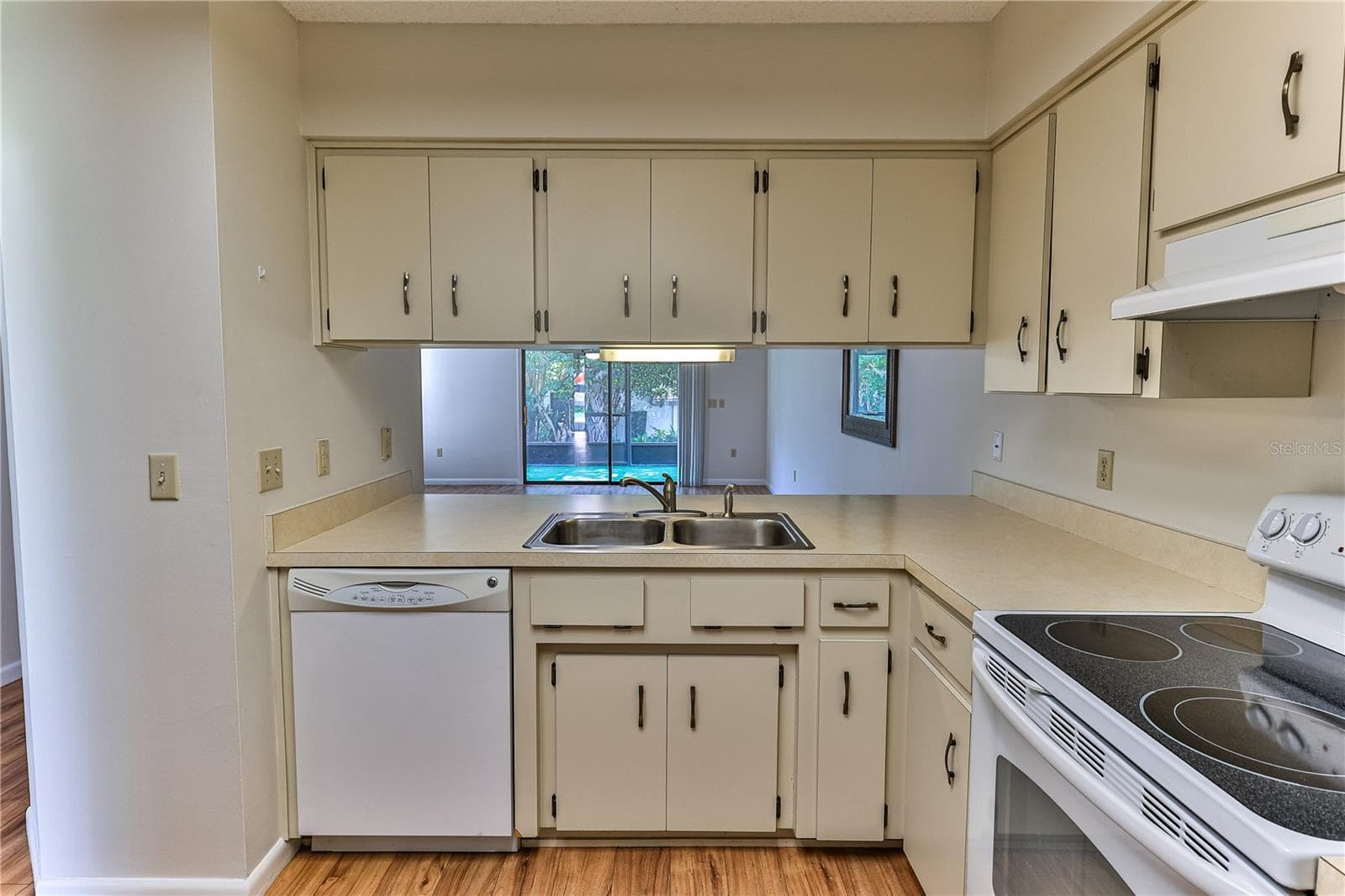 Kitchen - 3333 S LIVERPOOL PT, INVERNESS