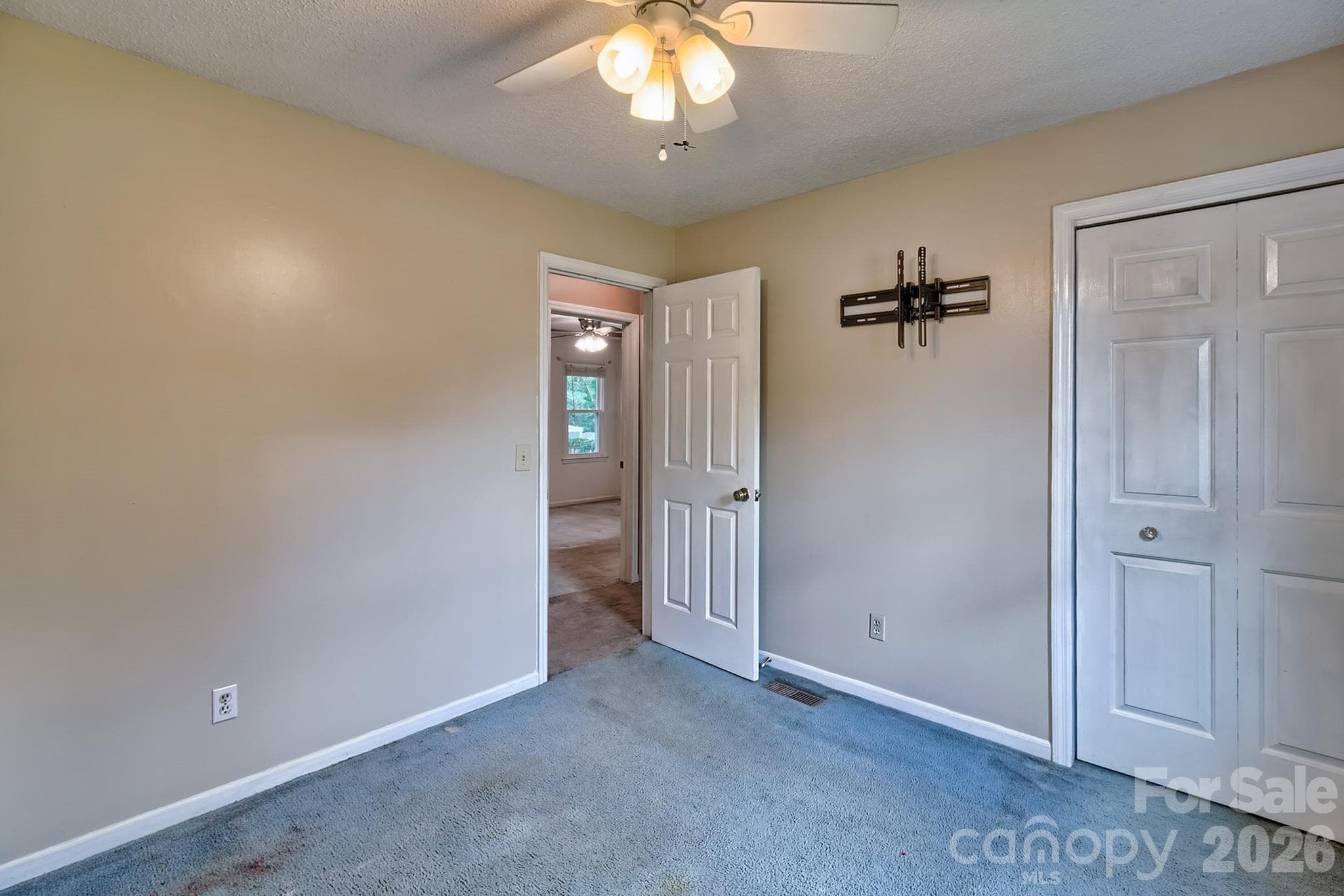 Single Family Residence at 131 Santa Barbara Court, West Columbia, photo 21 of 31