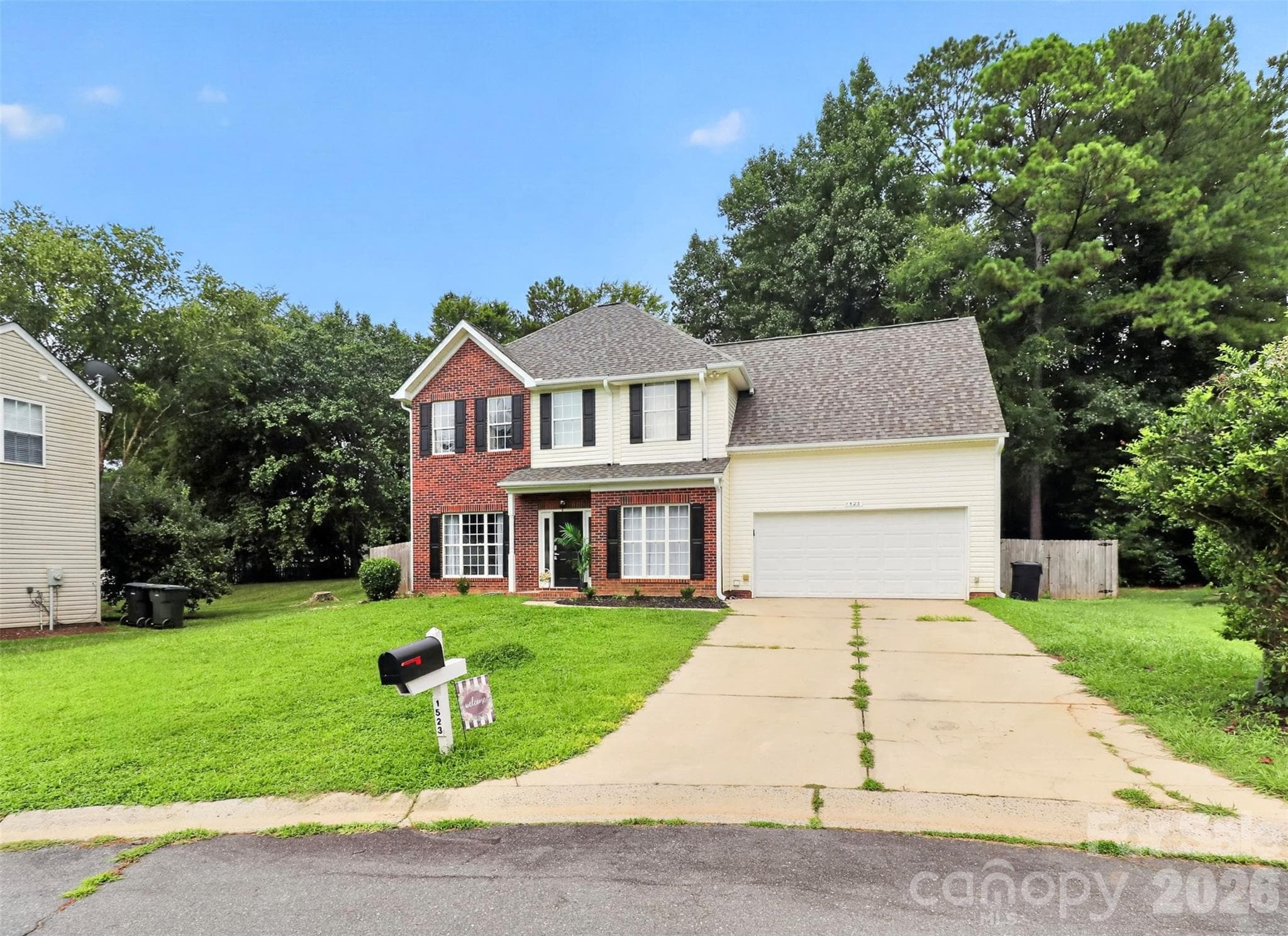 Single Family Residence at 1523 Merrie Meadow Court, Rock Hill, photo 2 of 44