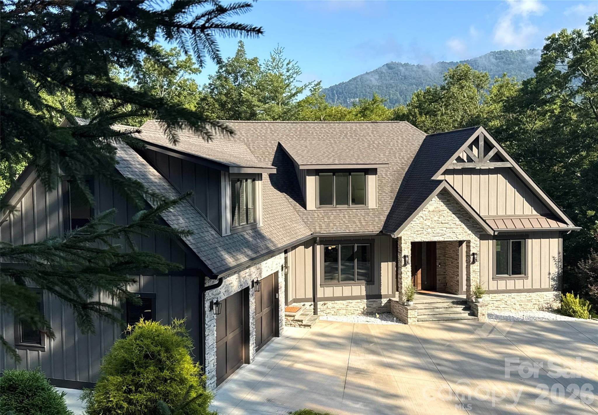 Single Family Residence at 8 Lakeview Drive, Fairview, photo 10 of 48