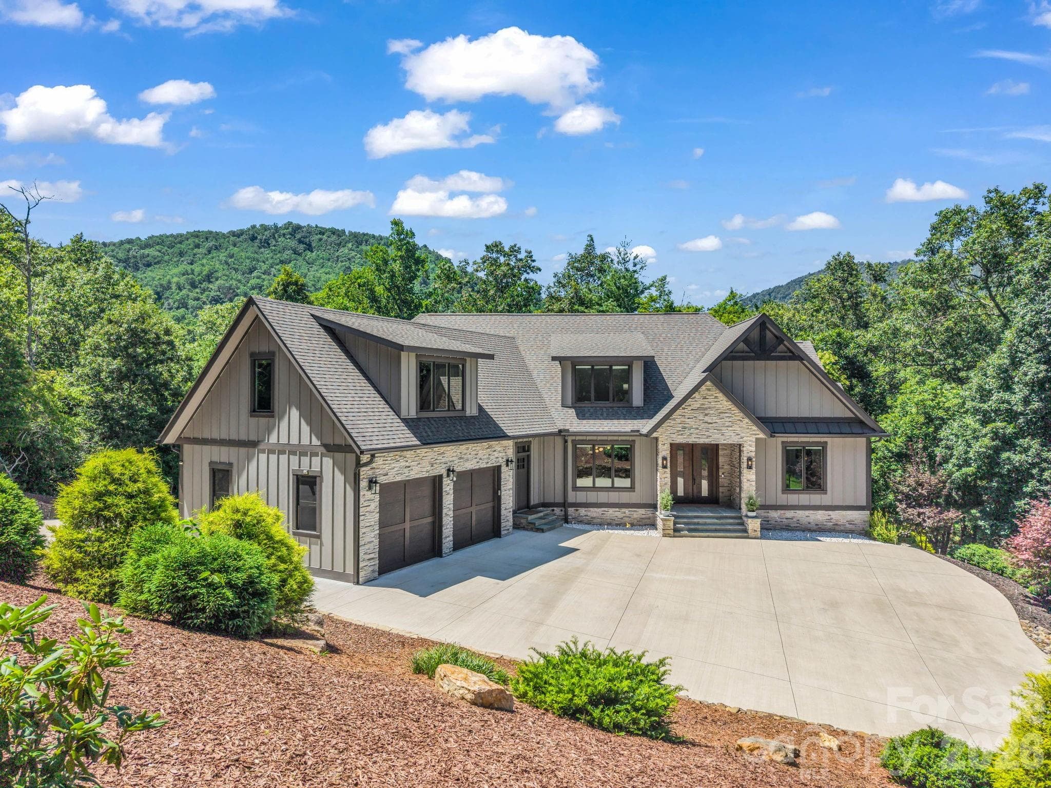 Single Family Residence at 8 Lakeview Drive, Fairview, photo 12 of 48