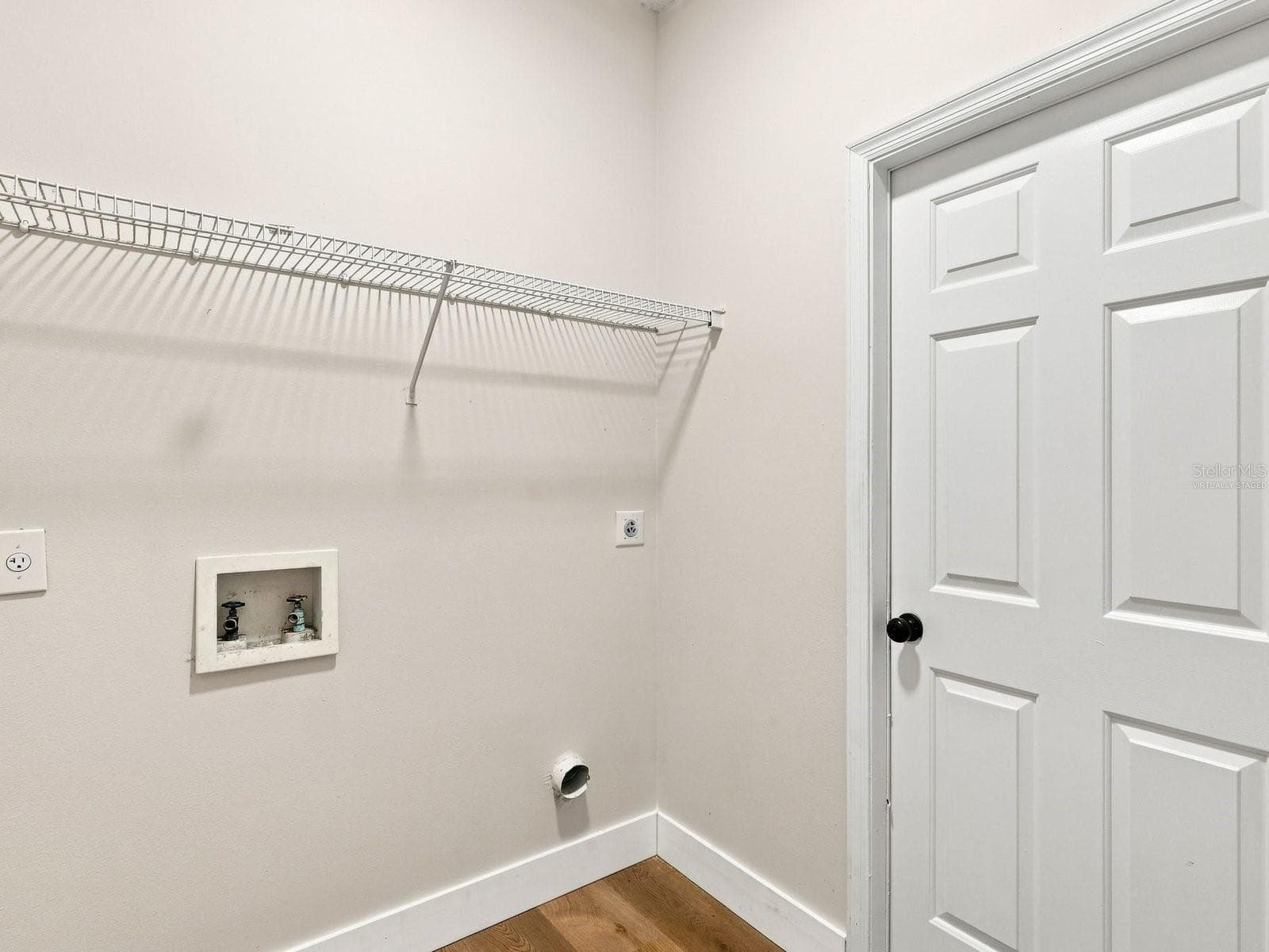 Laundry Room (Select photos have been virtually staged) - 2104 MALLARD CREEK CIR, KISSIMMEE