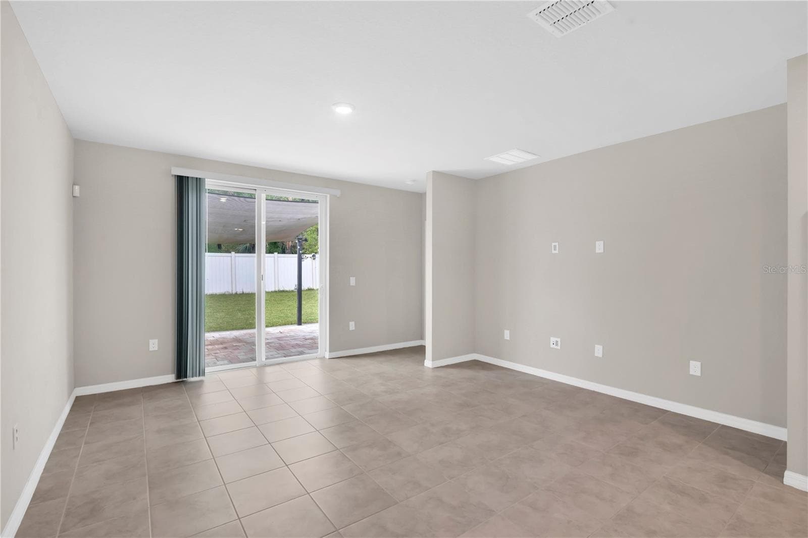 Single Family Residence at 17403 MILLION LAKES CT, CLERMONT, photo 11 of 43