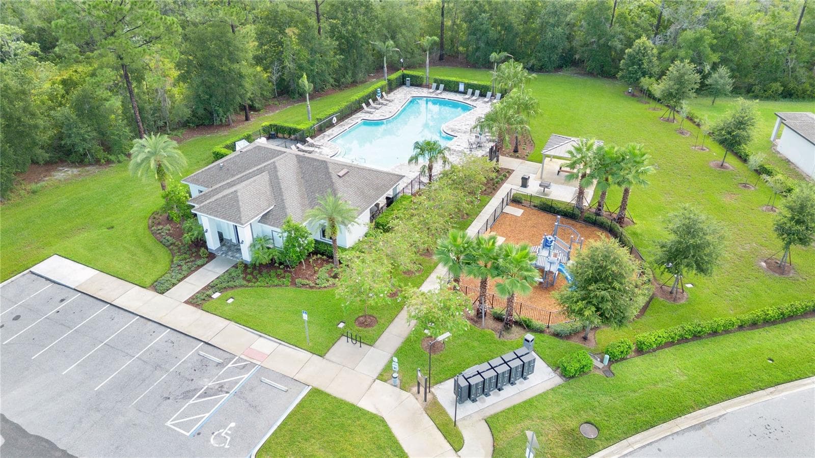 Single Family Residence at 17403 MILLION LAKES CT, CLERMONT, photo 39 of 43