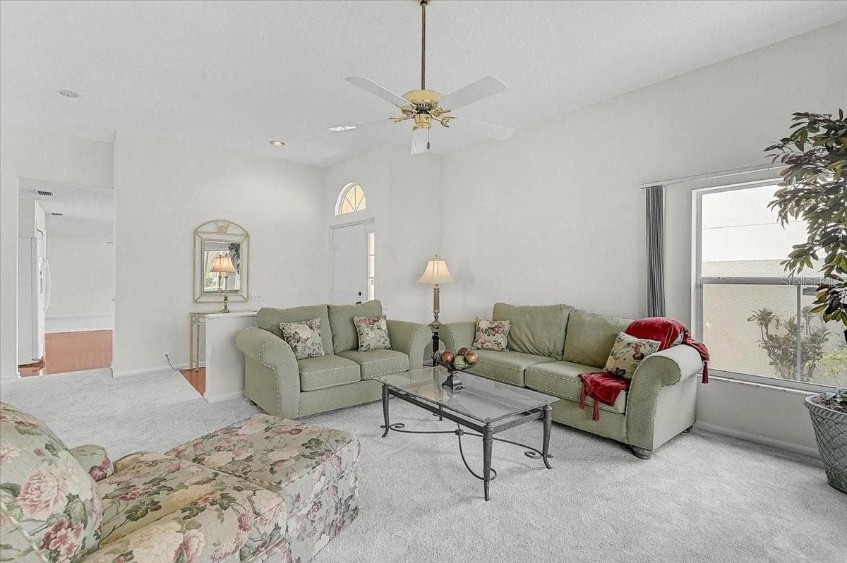 Living Room - 4717 PERIDIA BLVD E, BRADENTON