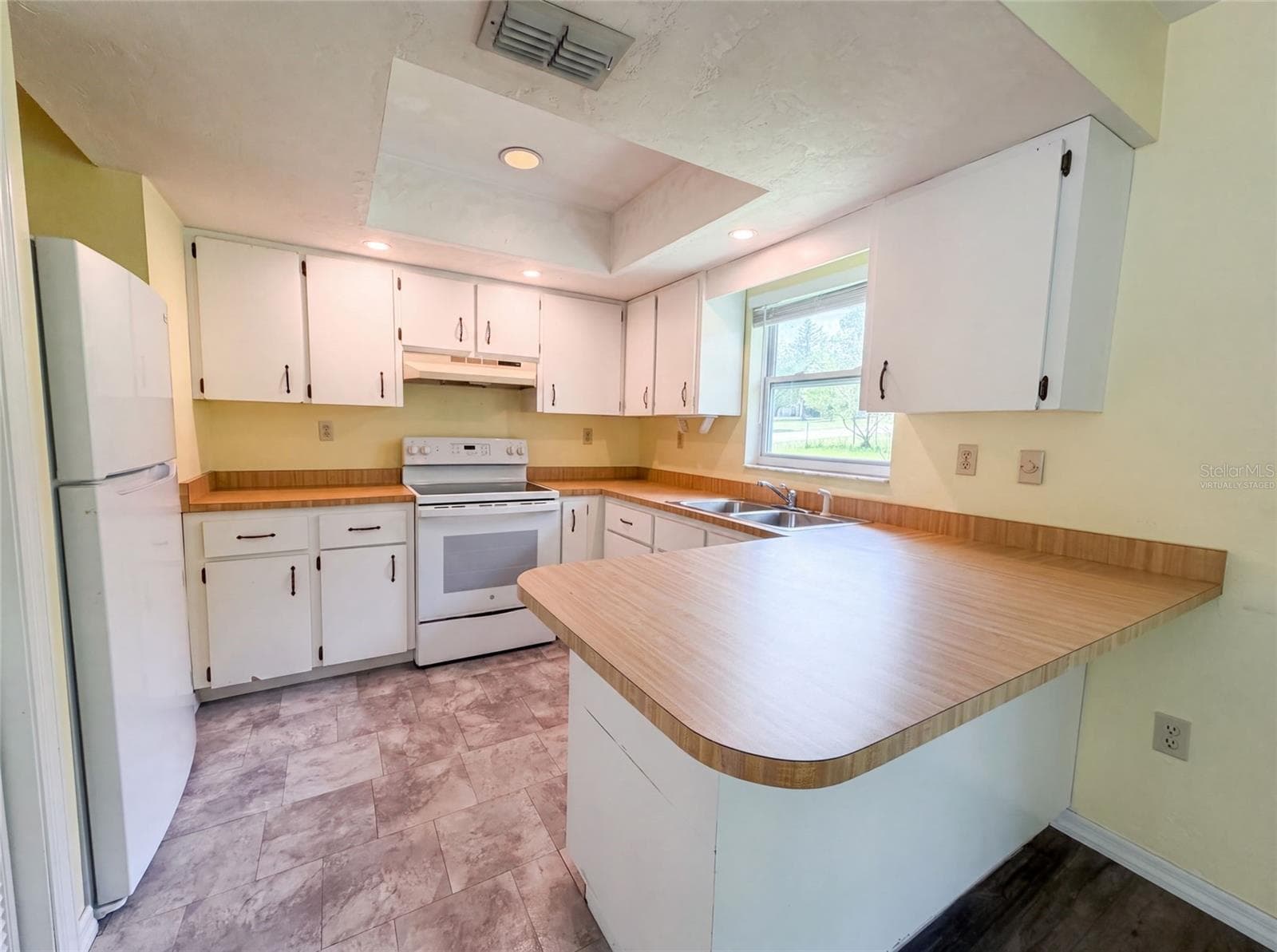 Virtually Staged - 3664 SW IVY PL, DUNNELLON