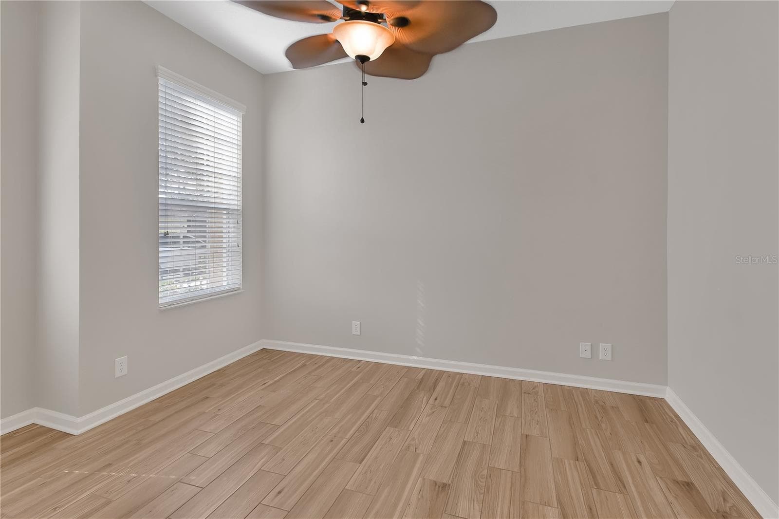 Flex Space/Office - 204 WOODHOUSE LN, DELAND