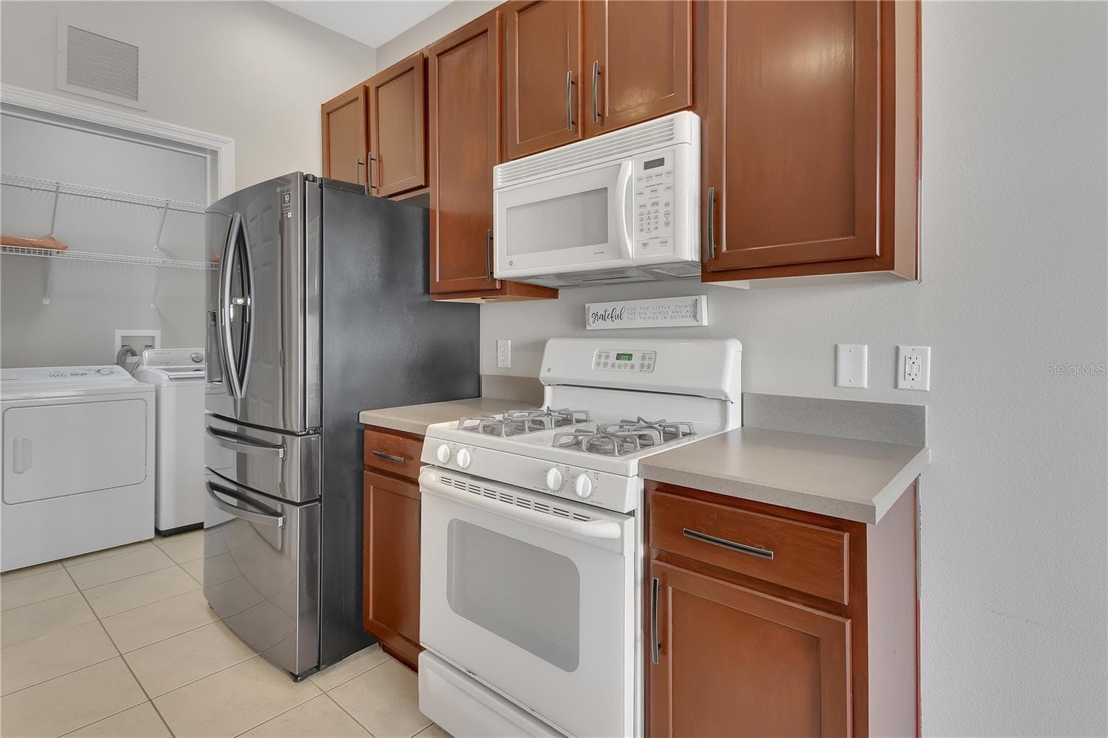 Kitchen - 204 WOODHOUSE LN, DELAND