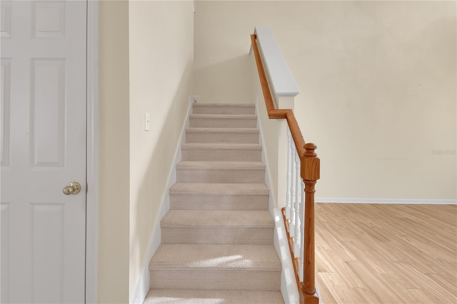 Upstiars - 204 WOODHOUSE LN, DELAND