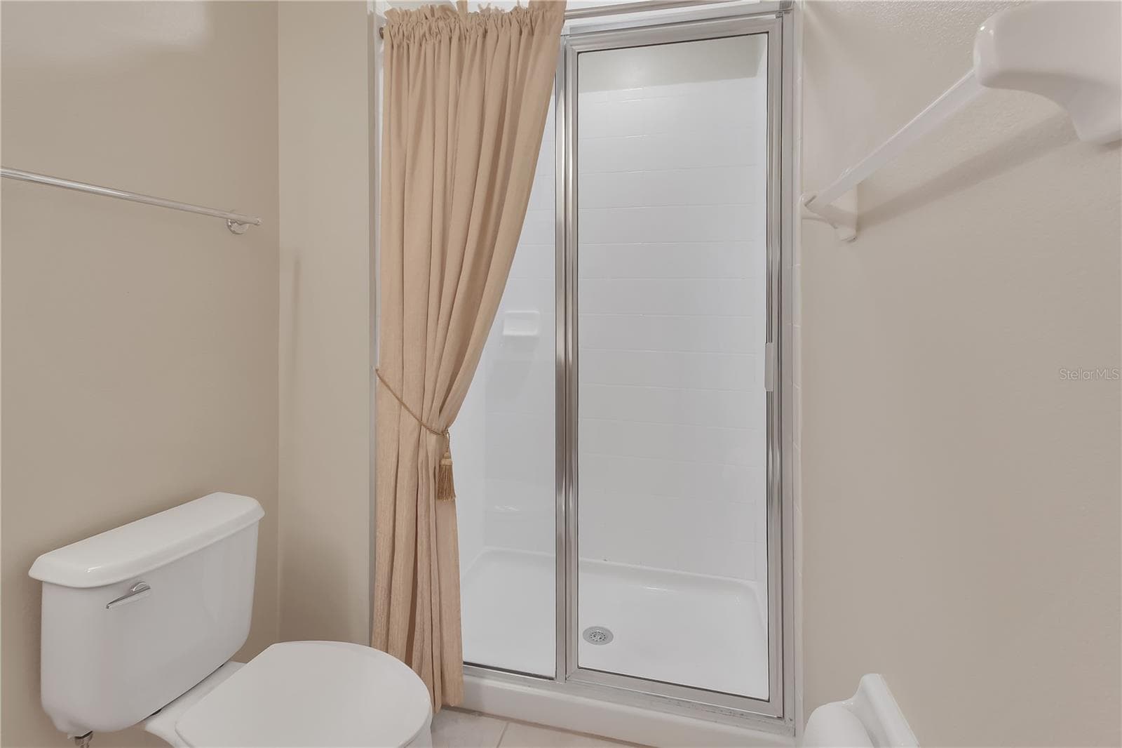 Primary Bath - 204 WOODHOUSE LN, DELAND