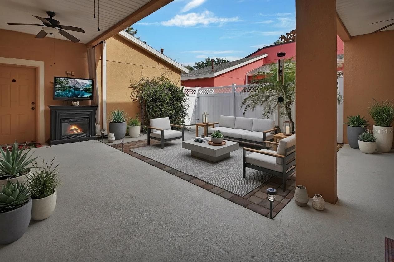 Courtyard - 204 WOODHOUSE LN, DELAND