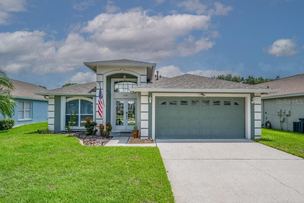 POOL HOME! - 1924 SEDGEFIELD ST, BRANDON
