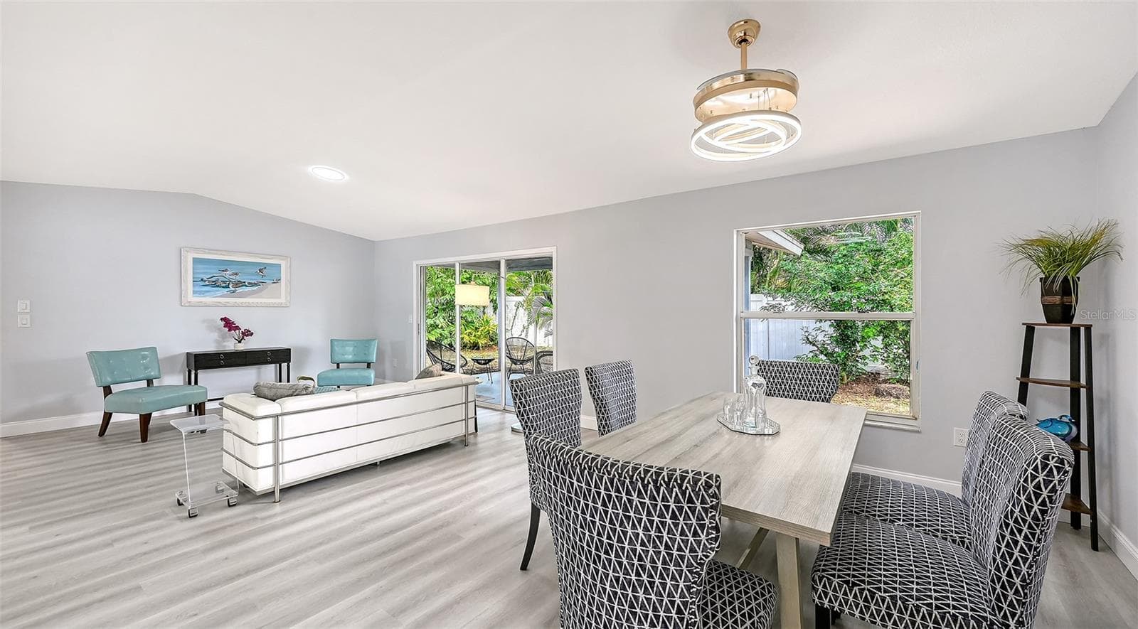 Spacious Living and Dining Spaces with Vaulted Ceiling - 4054 PALAU DR, SARASOTA