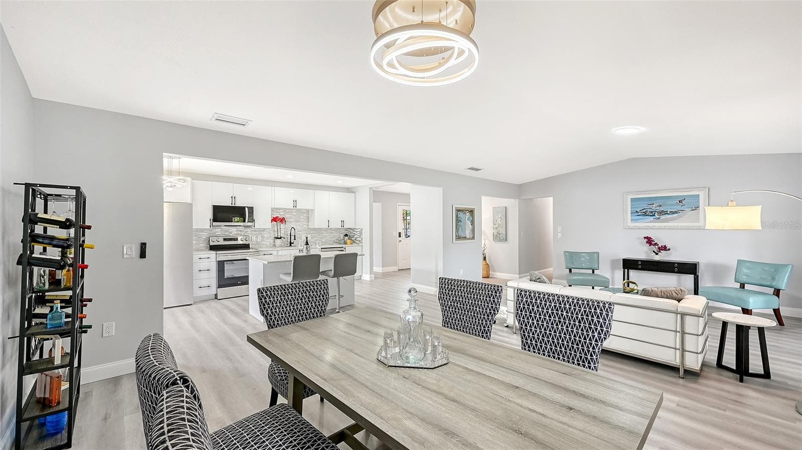 Spacious and Open, Light and Bright - 4054 PALAU DR, SARASOTA