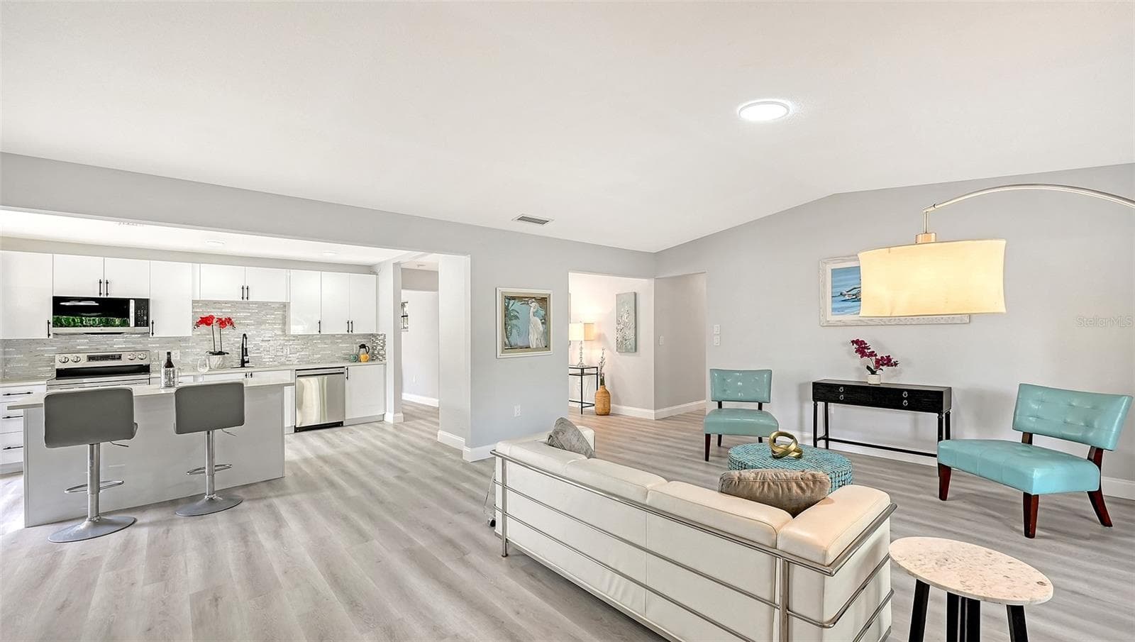 Spacious and Open, Light and Bright - 4054 PALAU DR, SARASOTA
