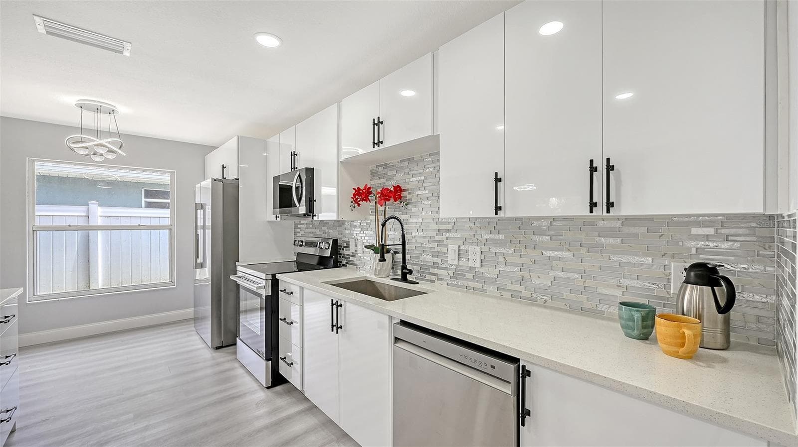 Single Family Residence at 4054 PALAU DR, SARASOTA, photo 17 of 59