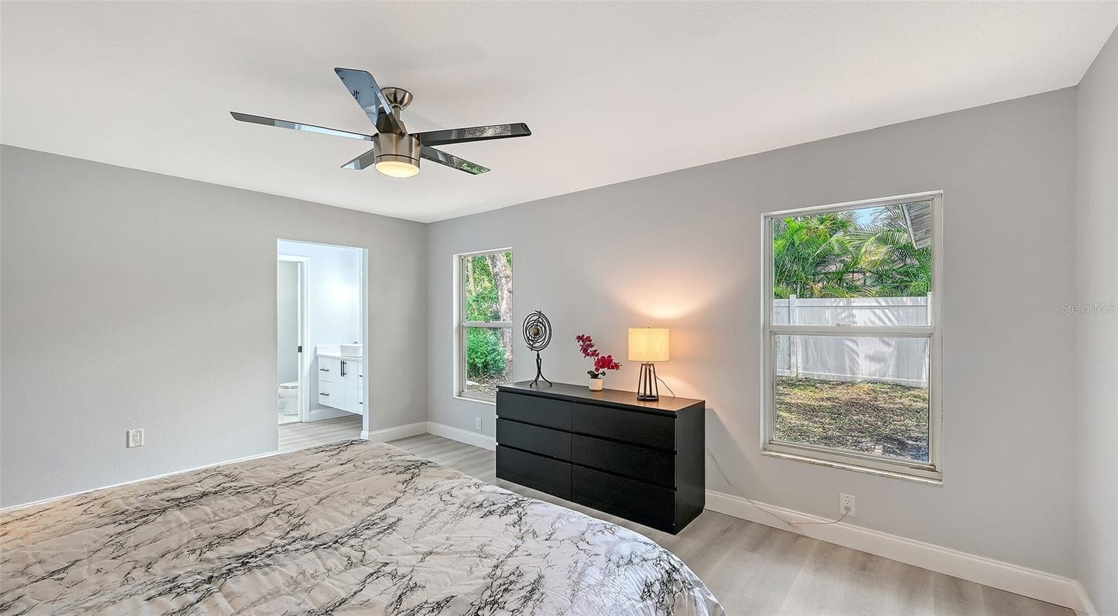Primary Bedroom with En Suite Bathroom - 4054 PALAU DR, SARASOTA