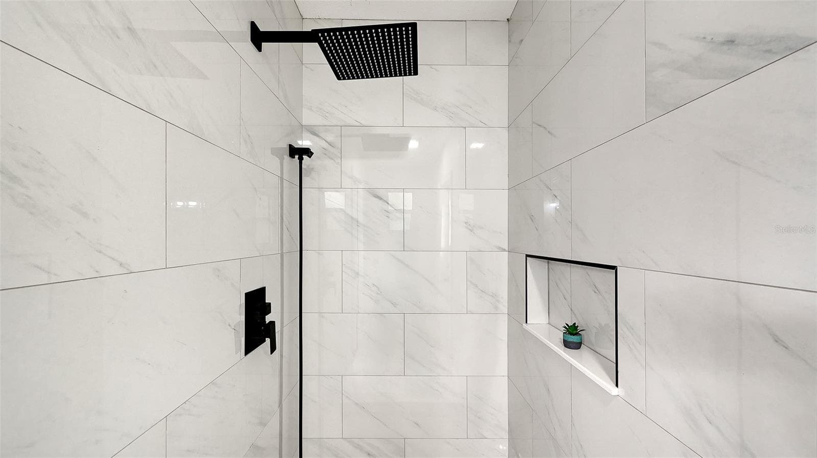 Gorgeous Primary Shower! - 4054 PALAU DR, SARASOTA