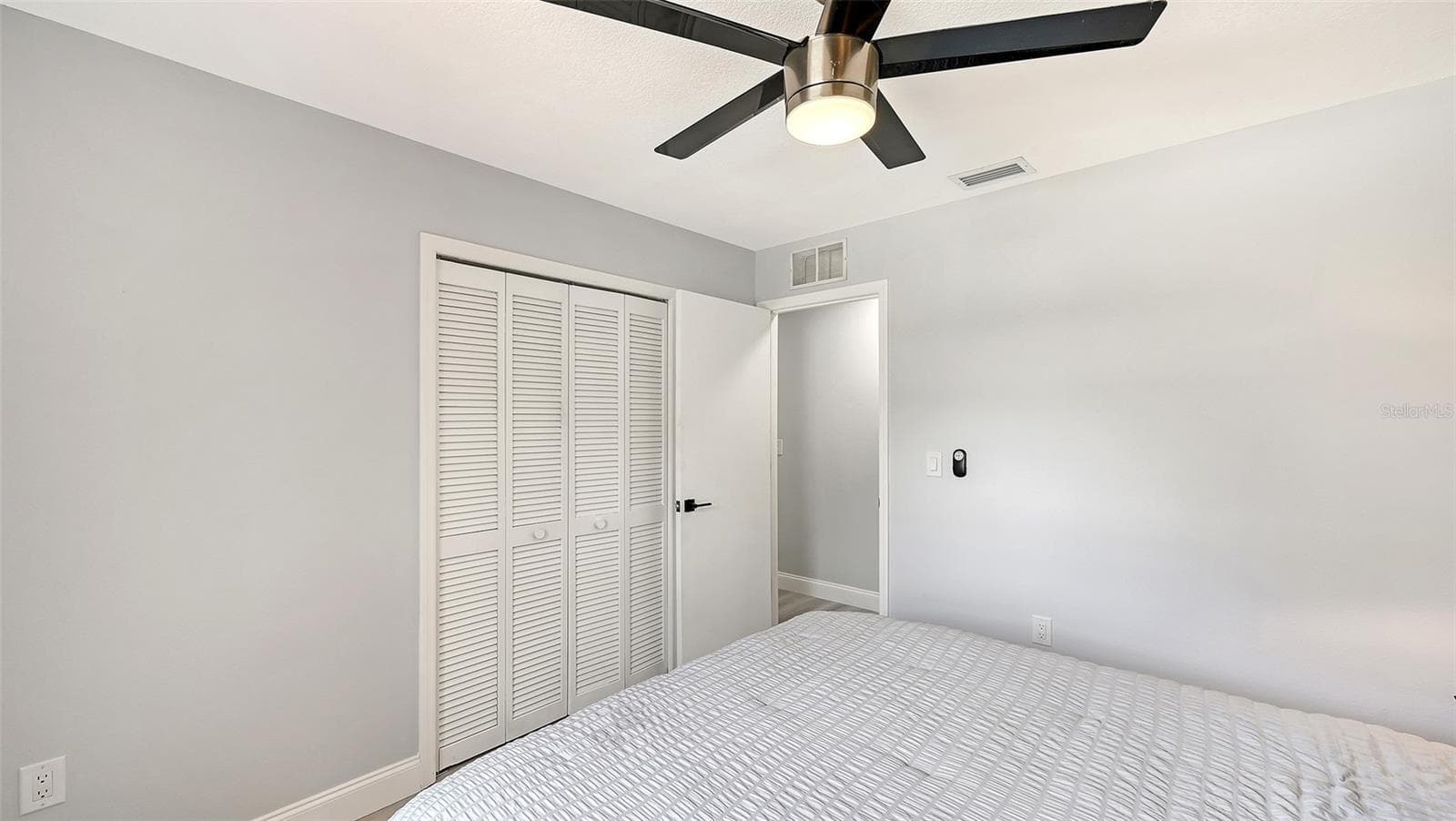 2nd Bedroom with standard Built-In Closet - 4054 PALAU DR, SARASOTA