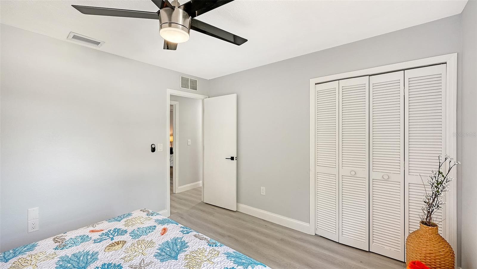 3rd Bedroom with standard Built-In Closet - 4054 PALAU DR, SARASOTA