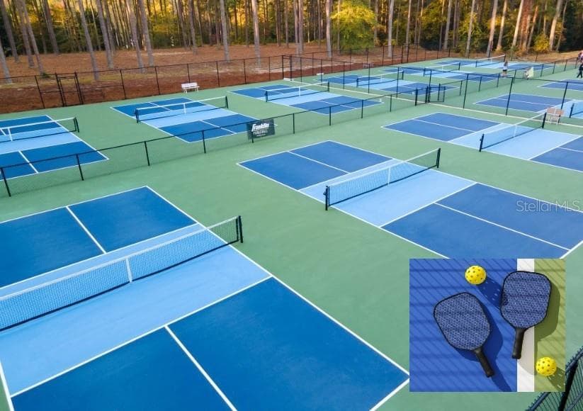 Pickleball, Tennis, Fitness Options are Abundant - 4054 PALAU DR, SARASOTA