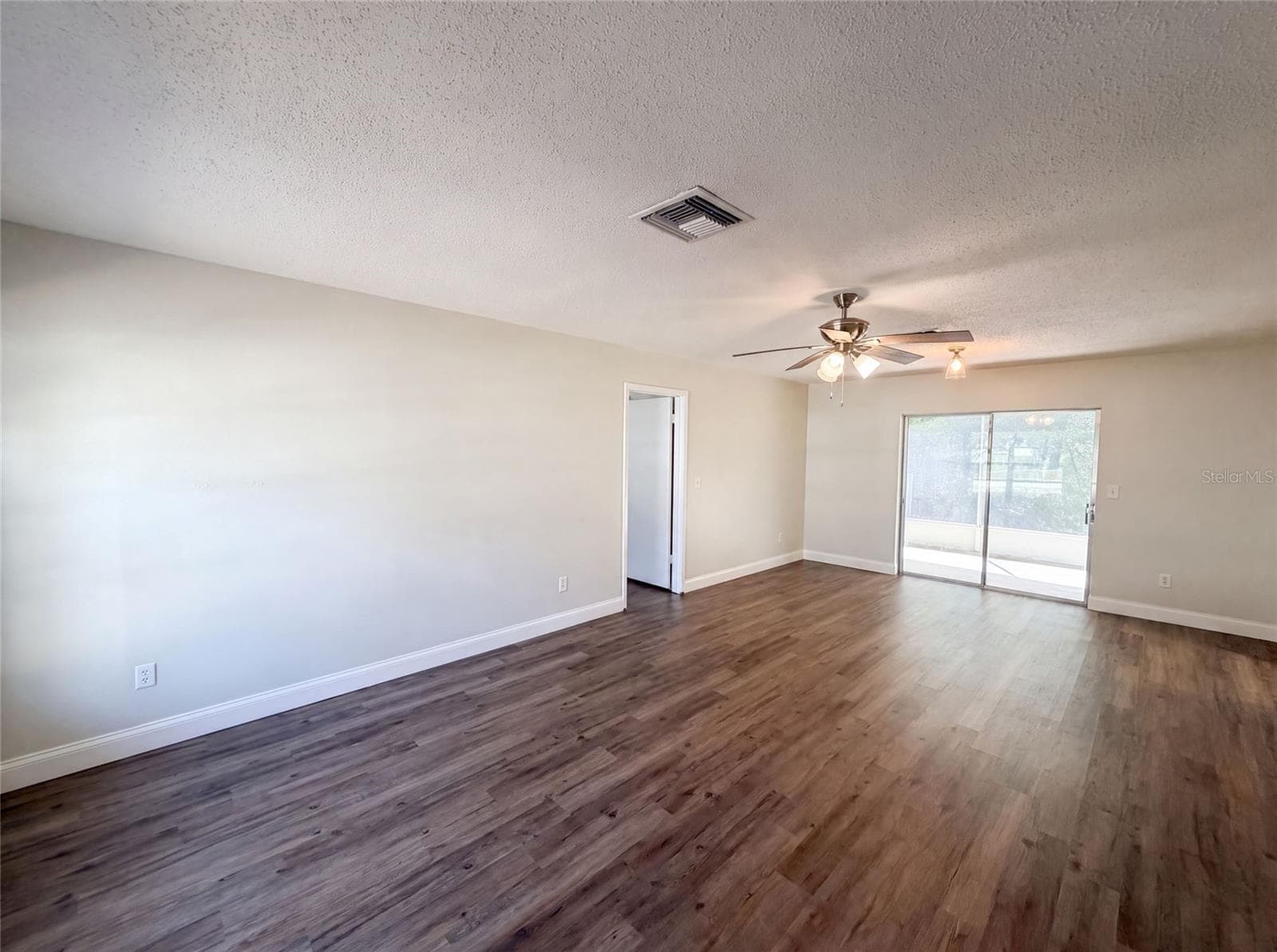 Single Family Residence at 5064 BROMLEY AVE, SPRING HILL, photo 3 of 19