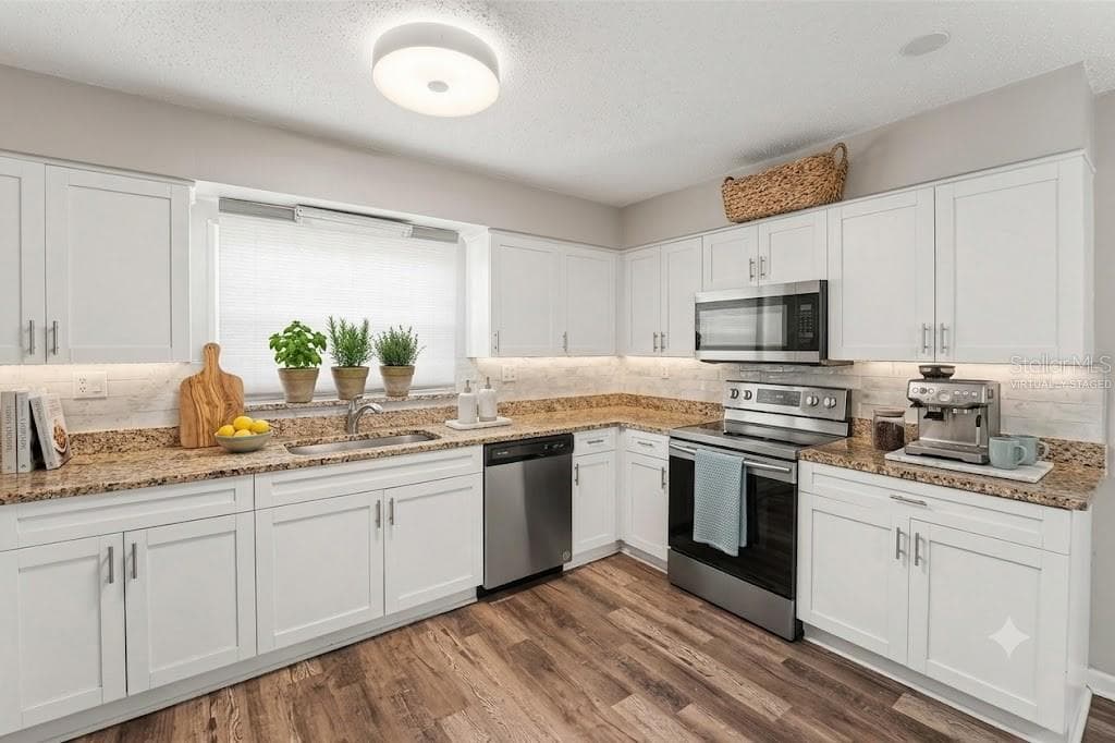 Virtually Staged Chef's Kitchen - 14521 CATALINA CIR, SEMINOLE