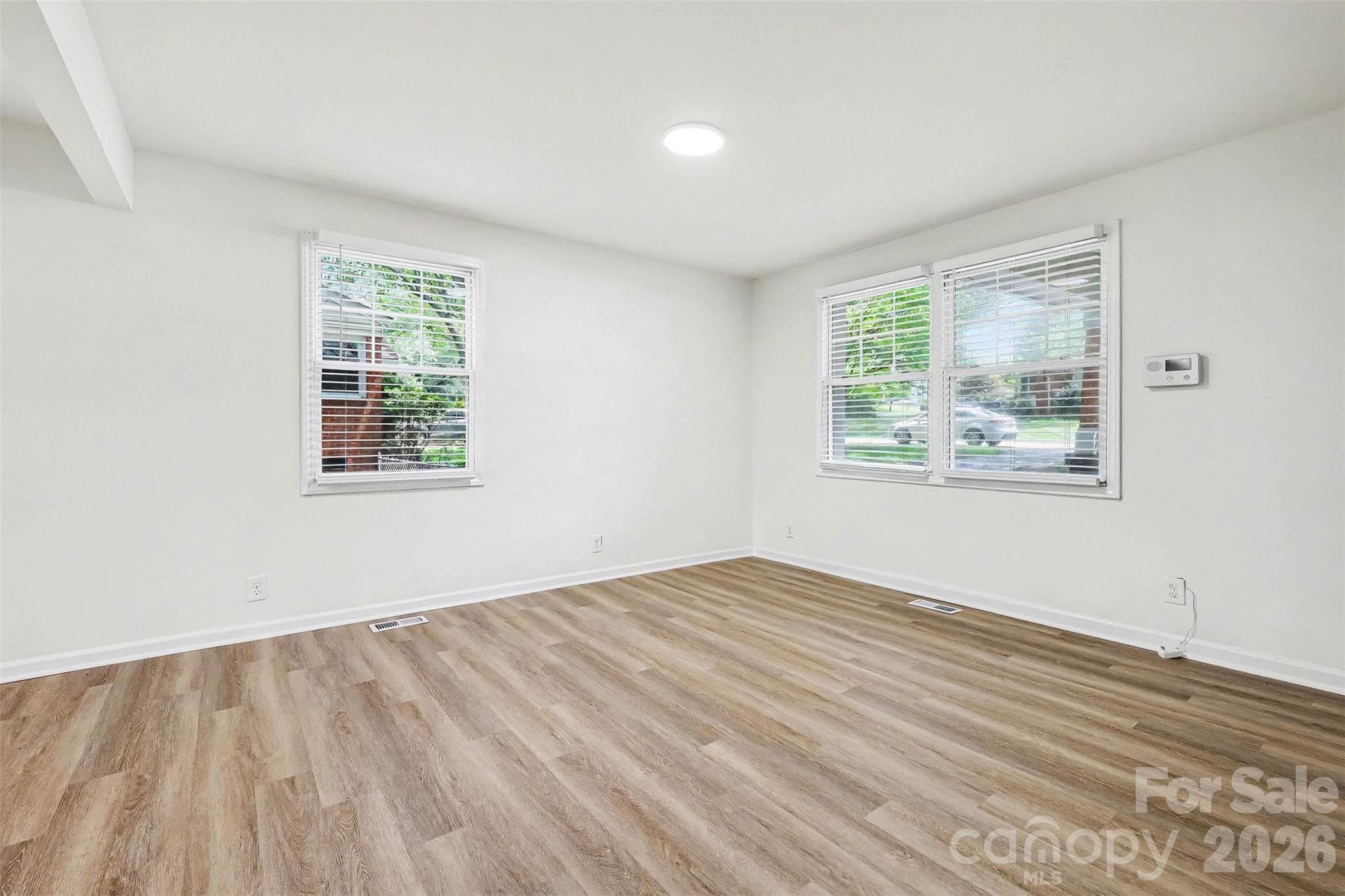 Single Family Residence at 2019 Dalehurst Drive, Charlotte, photo 6 of 40