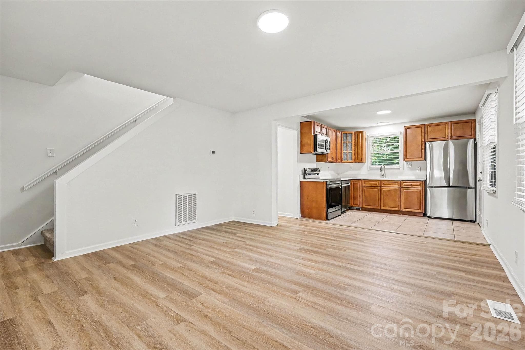 Single Family Residence at 2019 Dalehurst Drive, Charlotte, photo 8 of 40
