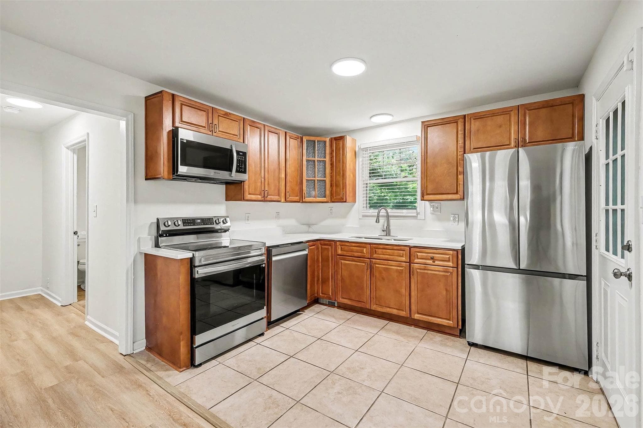 Single Family Residence at 2019 Dalehurst Drive, Charlotte, photo 11 of 40