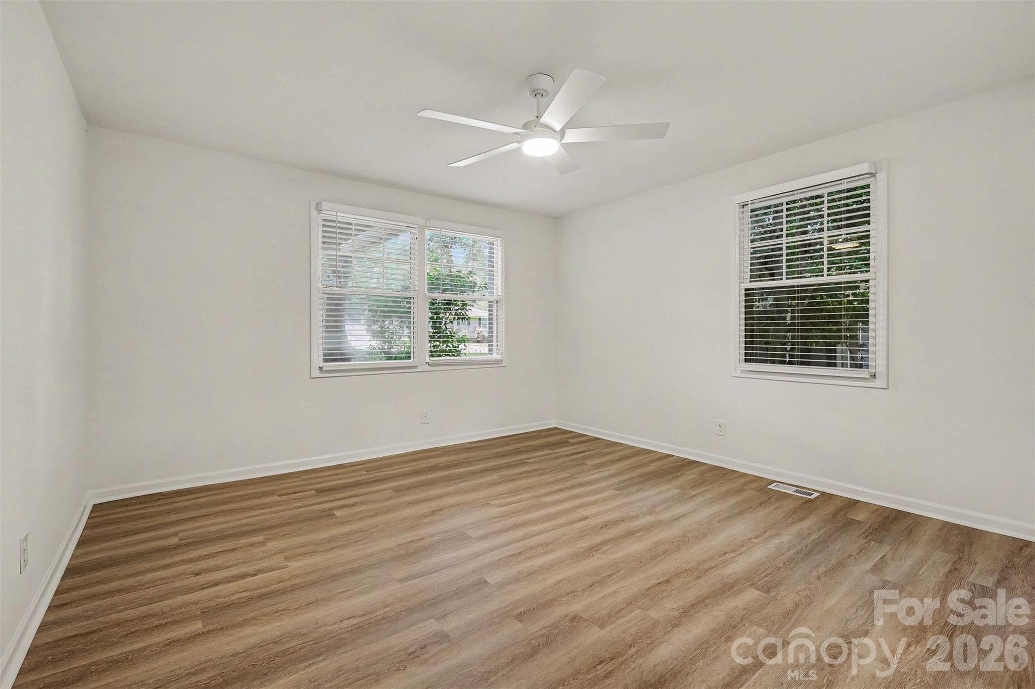 Single Family Residence at 2019 Dalehurst Drive, Charlotte, photo 16 of 40