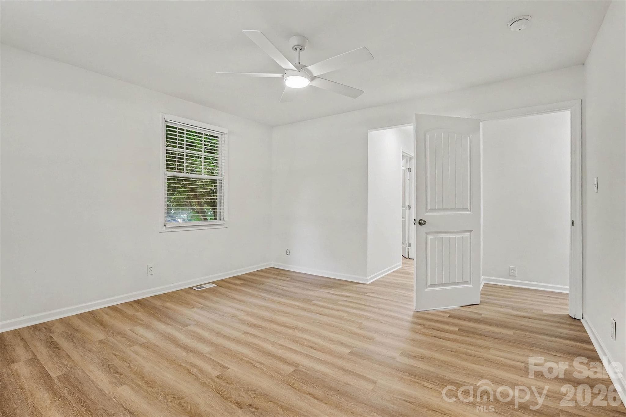 Single Family Residence at 2019 Dalehurst Drive, Charlotte, photo 17 of 40