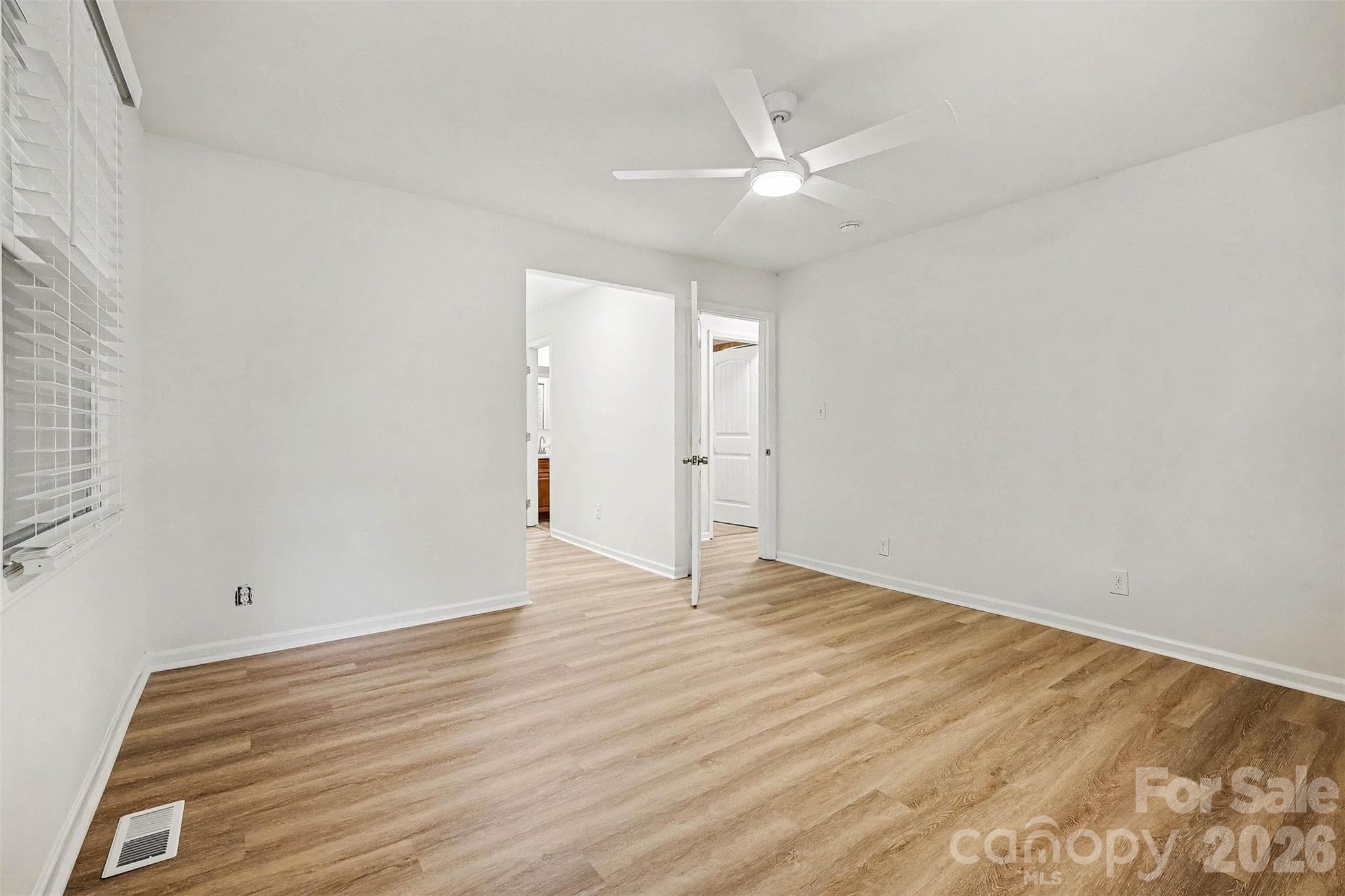 Single Family Residence at 2019 Dalehurst Drive, Charlotte, photo 18 of 40