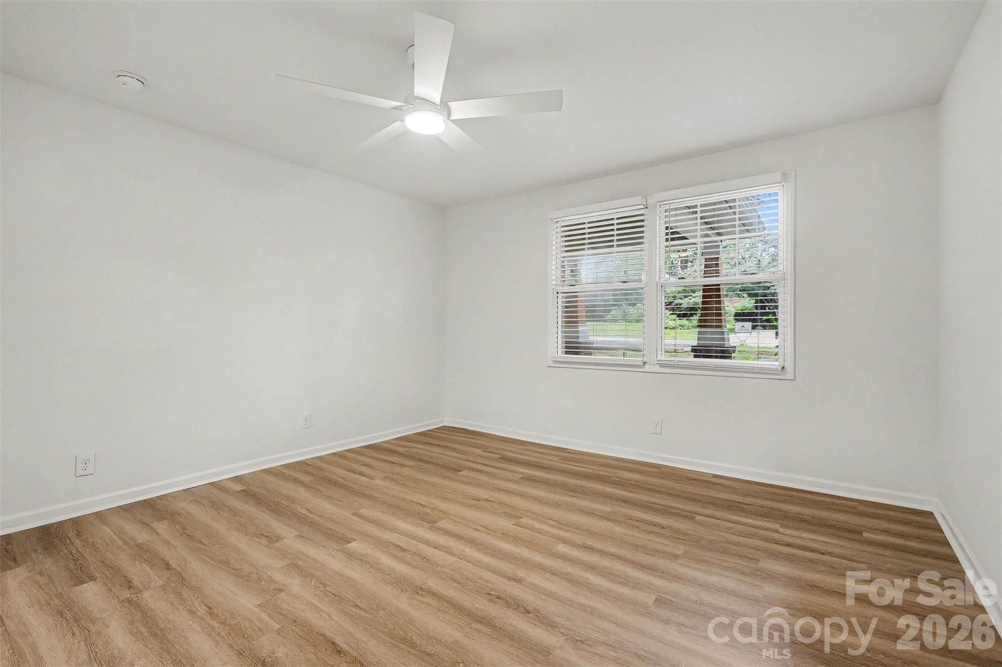 Single Family Residence at 2019 Dalehurst Drive, Charlotte, photo 19 of 40