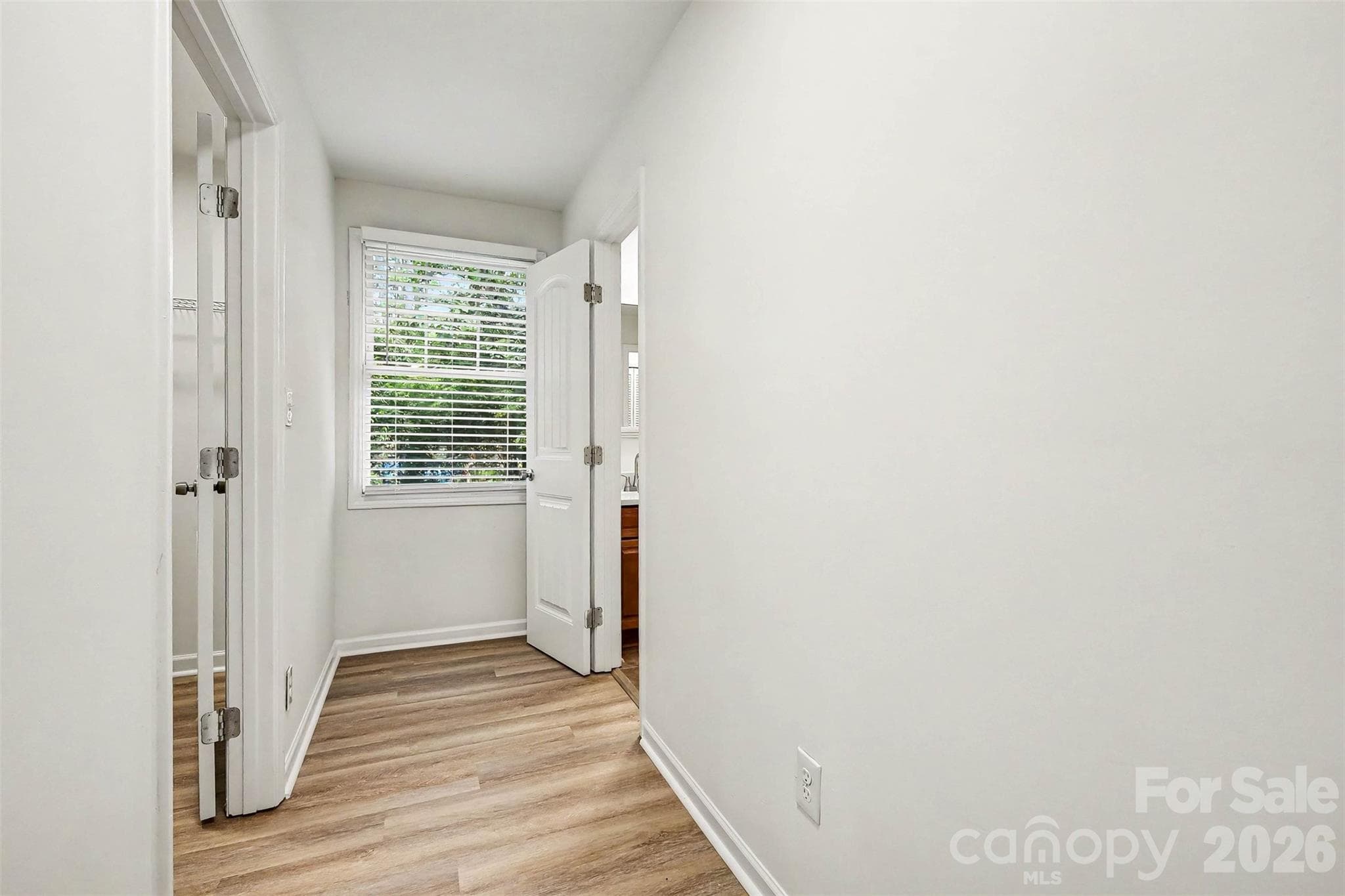 Single Family Residence at 2019 Dalehurst Drive, Charlotte, photo 20 of 40