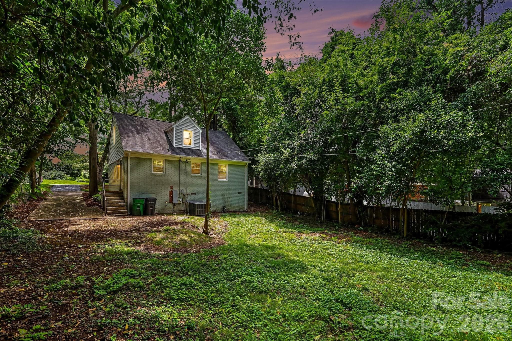 Single Family Residence at 2019 Dalehurst Drive, Charlotte, photo 35 of 40