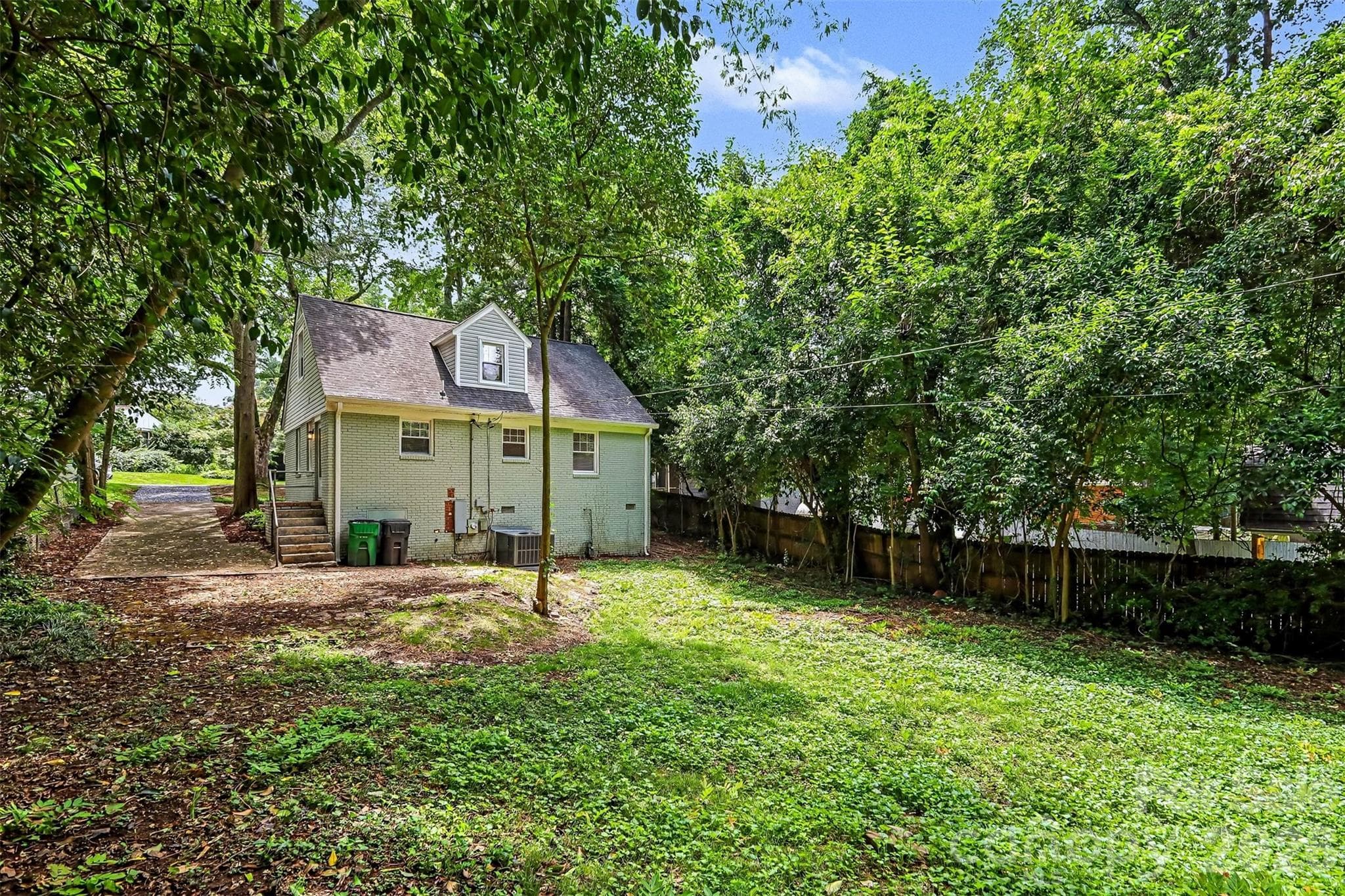 Single Family Residence at 2019 Dalehurst Drive, Charlotte, photo 36 of 40