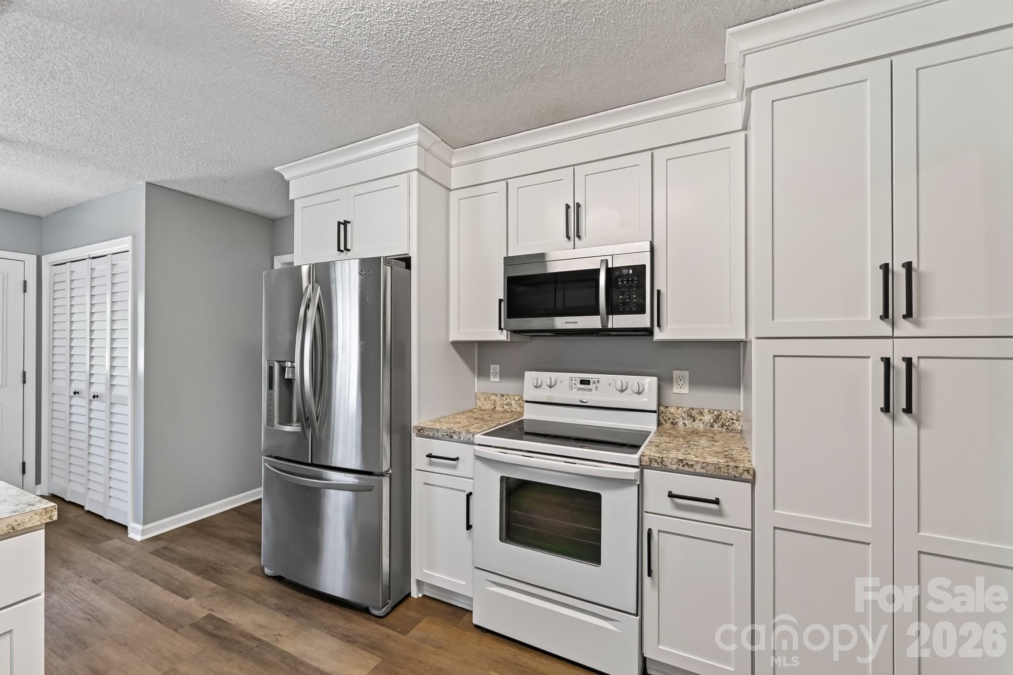 All appliances stay! - 1620 Windyrush Lane, Gastonia