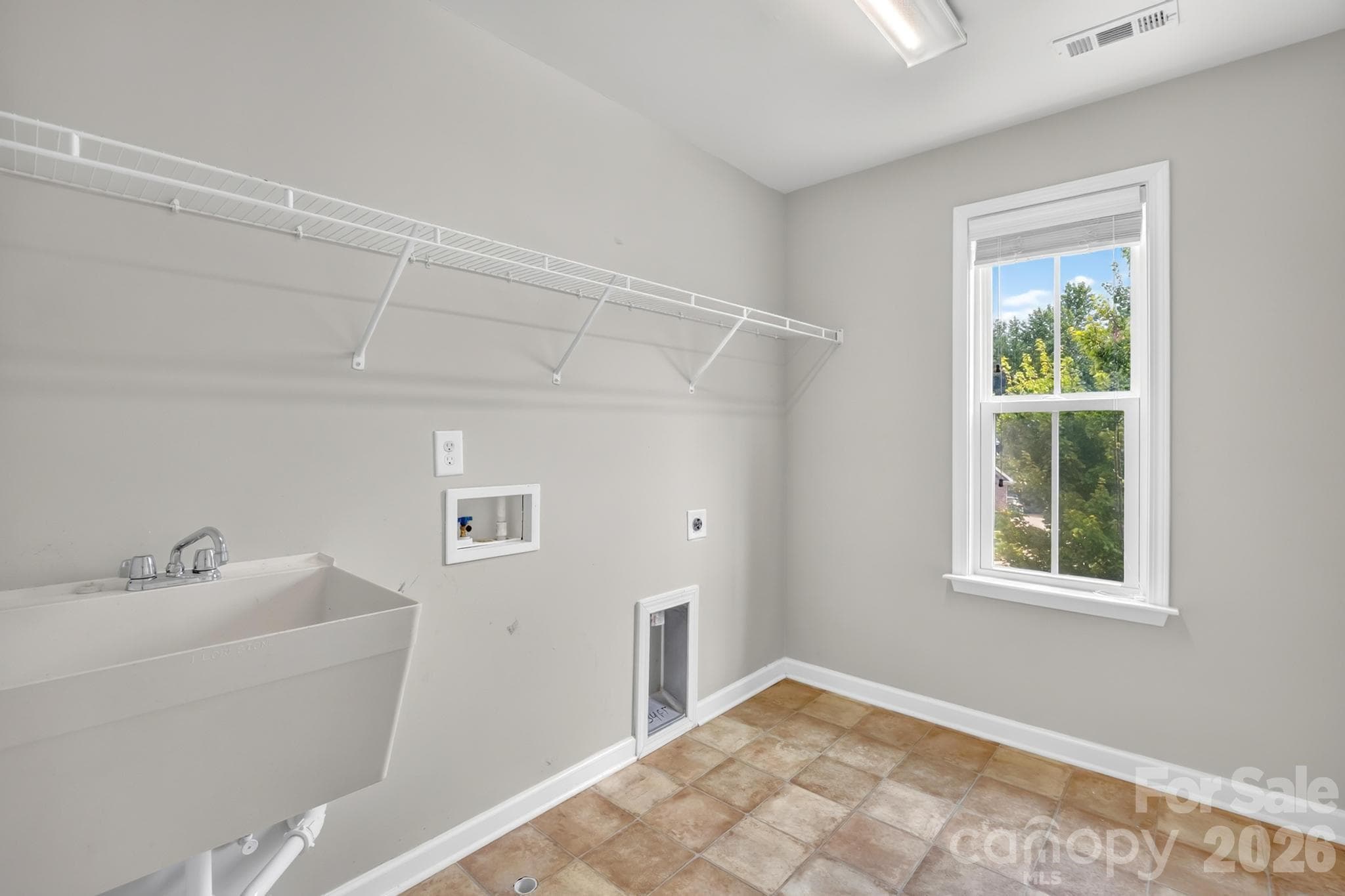 EXTRA Large Laundry room - 1004 Hawker Road, Matthews