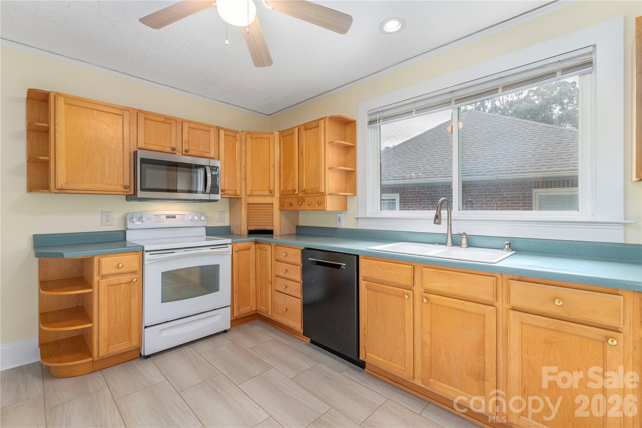 Oven, Microwave, Dish washer, disposal - 3 Enka Oak Street, Candler
