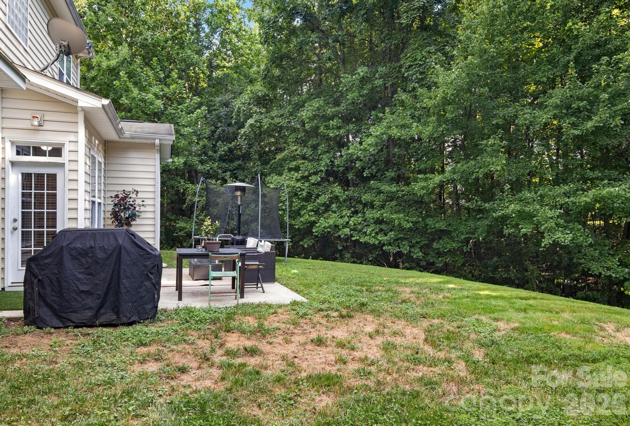 Single Family Residence at 1334 Sarandon Drive, Matthews, photo 39 of 40