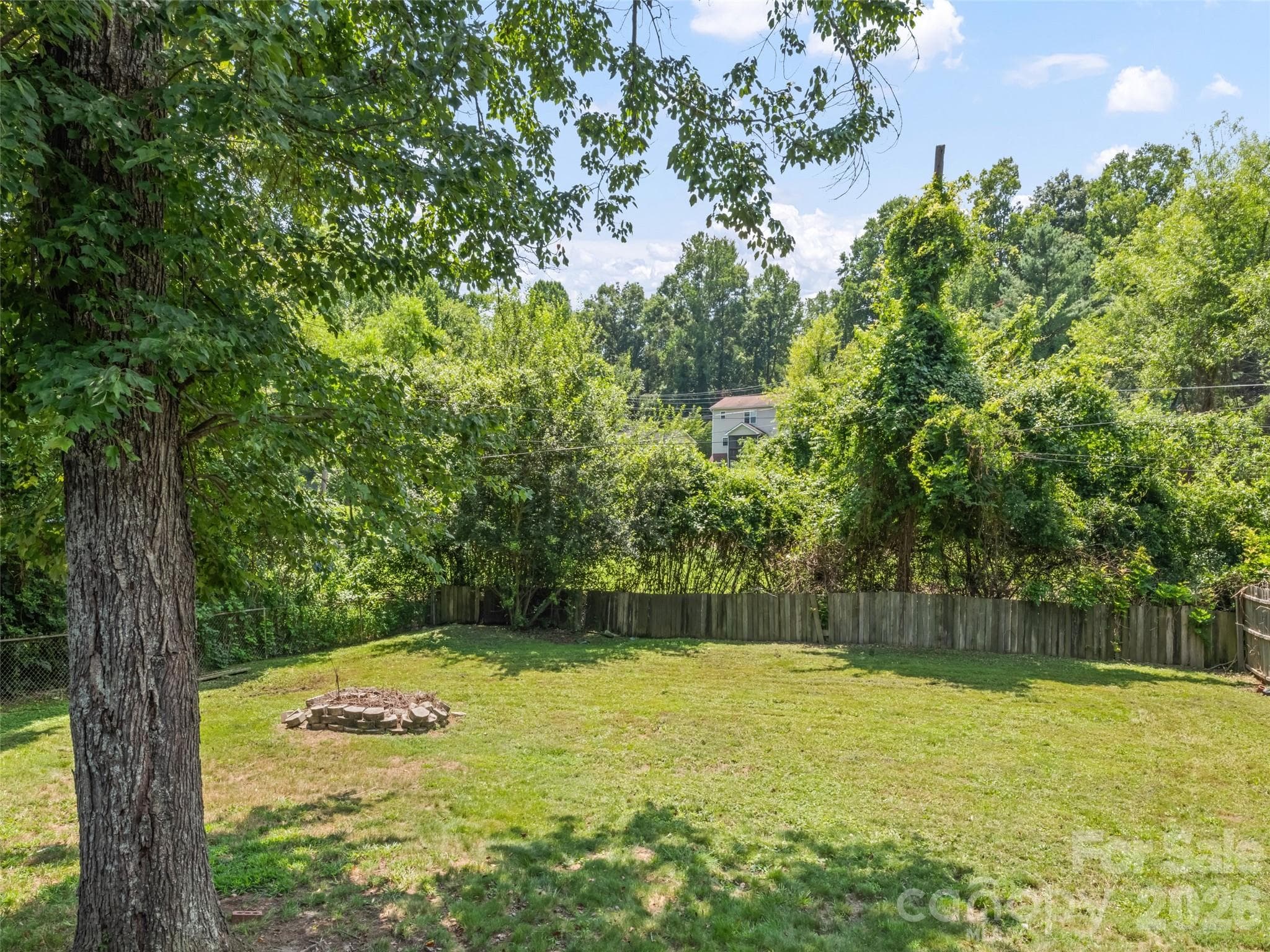 Single Family Residence at 1909 Arlington Place, Hendersonville, photo 8 of 28