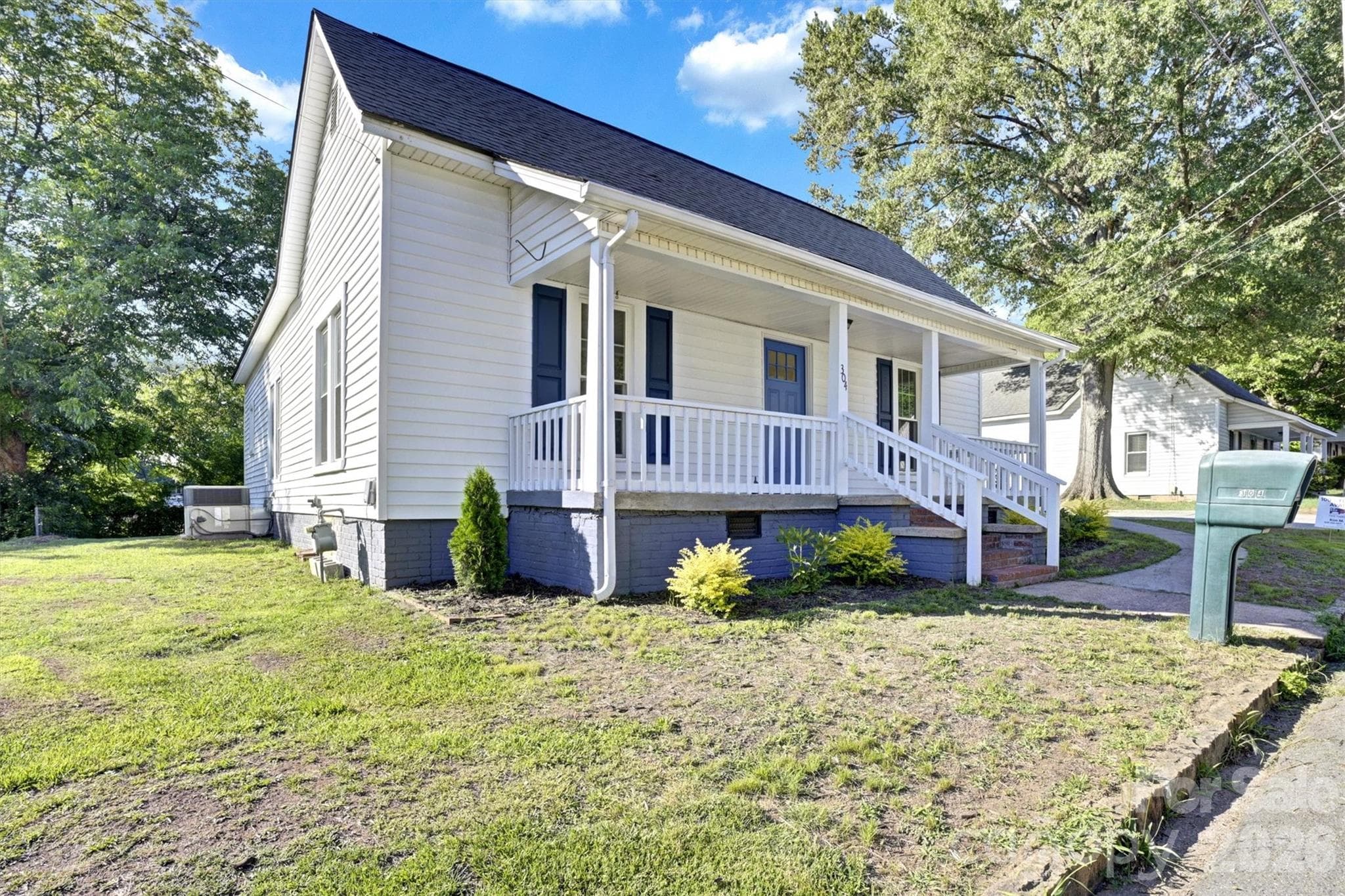 Single Family Residence at 304 Misenheimer Drive NW, Concord, photo 18 of 26