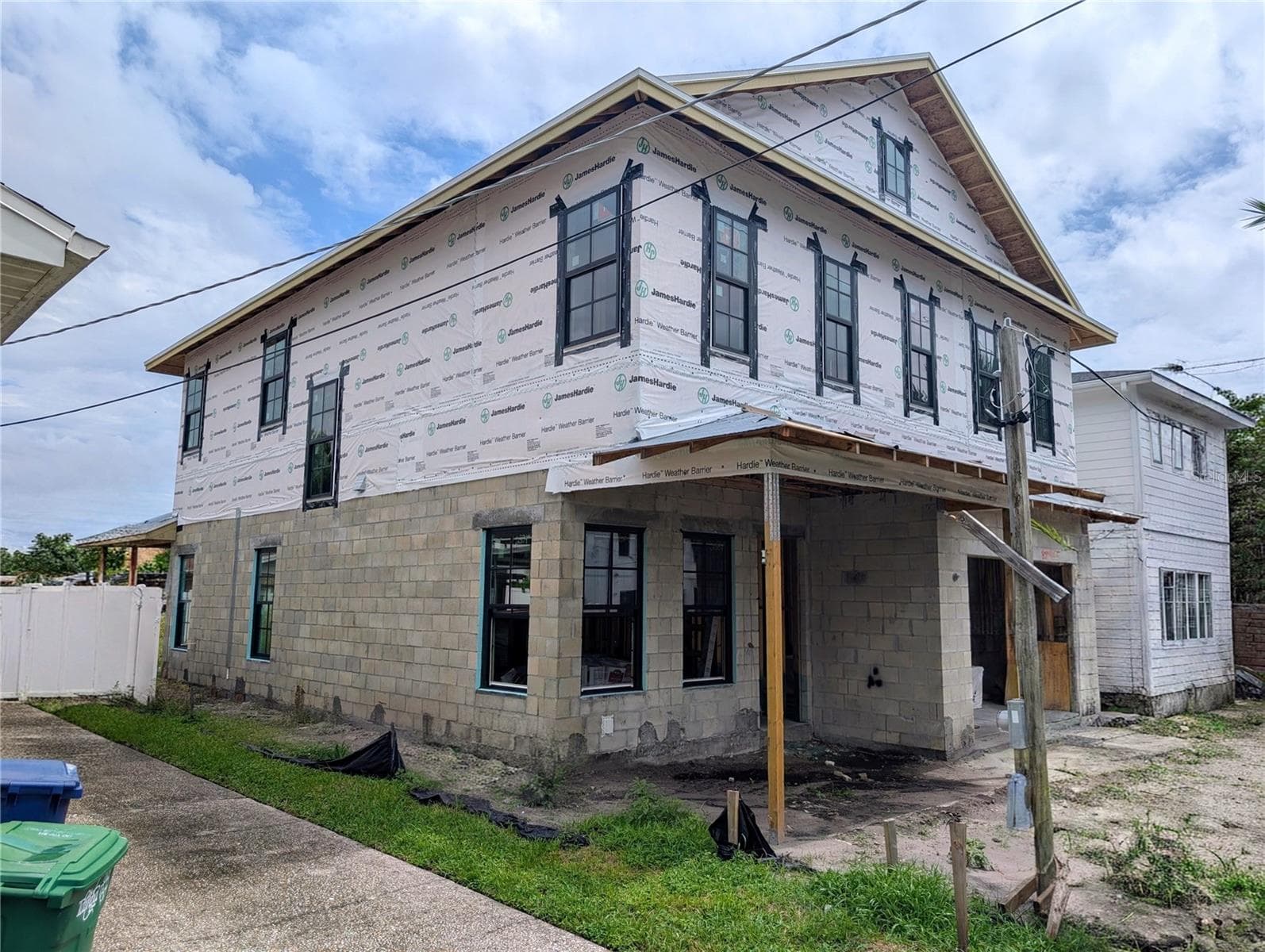 Windows in - 905 W PLYMOUTH ST, TAMPA
