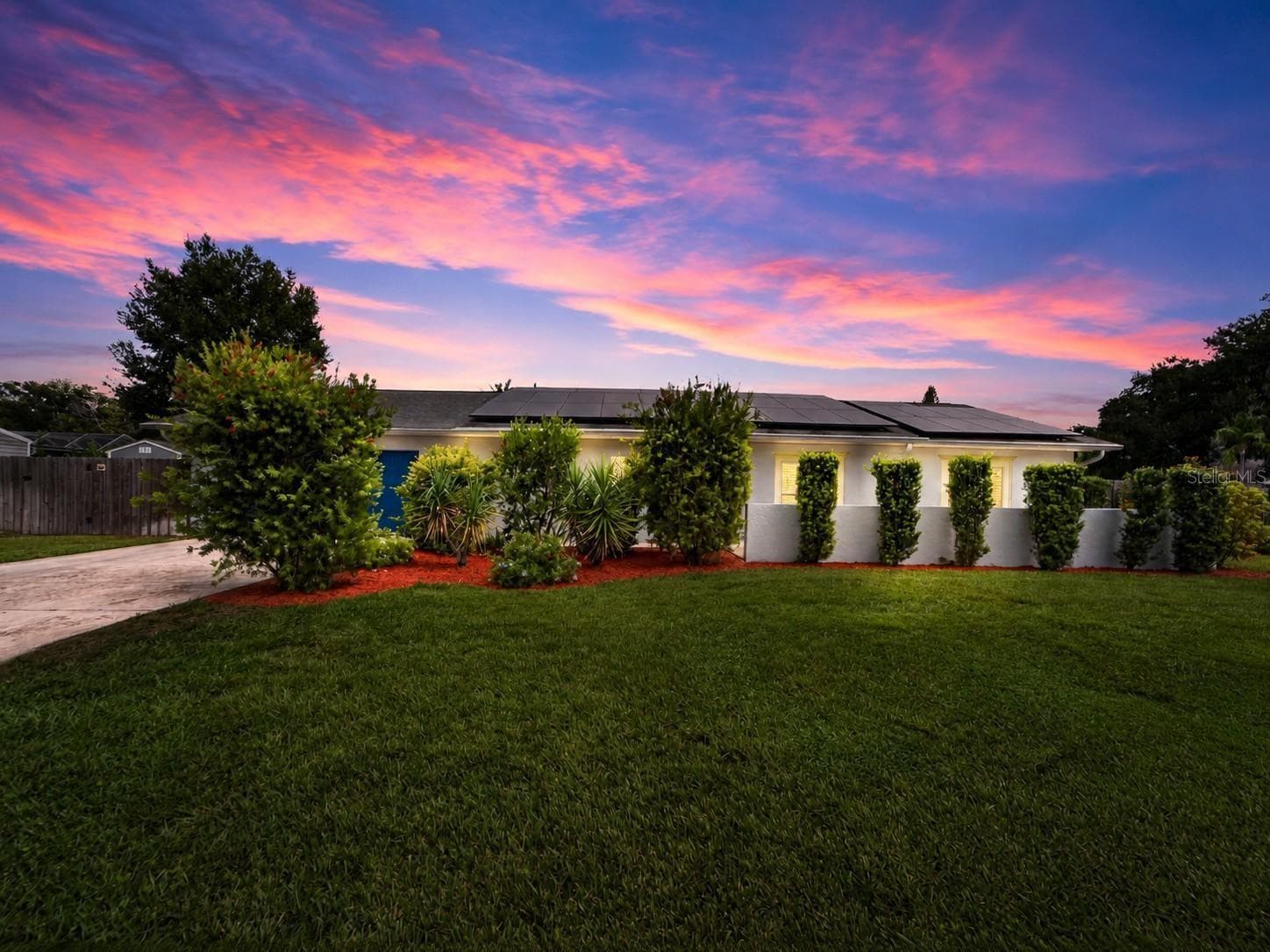 Single Family Residence at 1120 LAKEMONT DR, VALRICO, photo 2 of 88