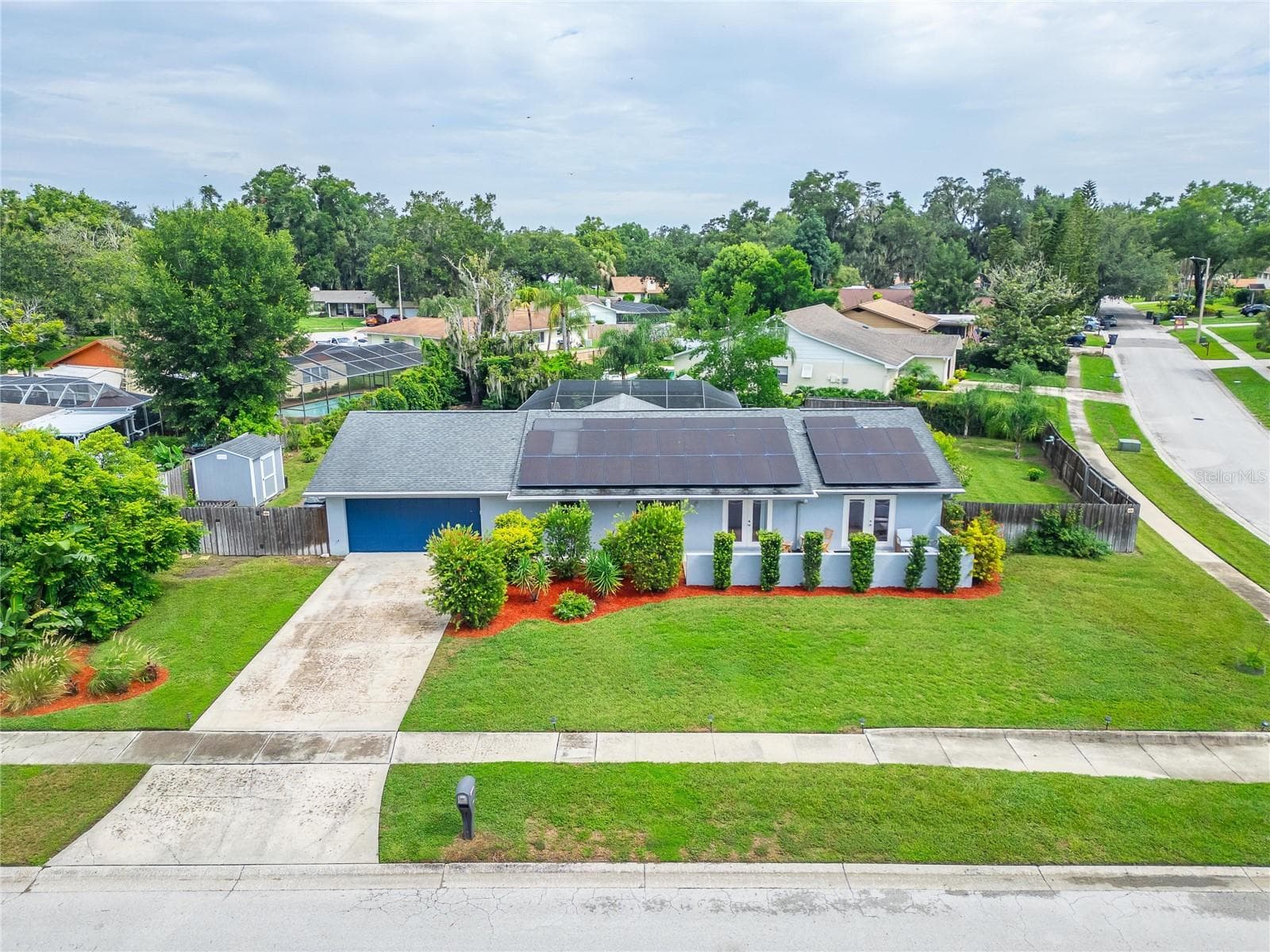 Single Family Residence at 1120 LAKEMONT DR, VALRICO, photo 4 of 88