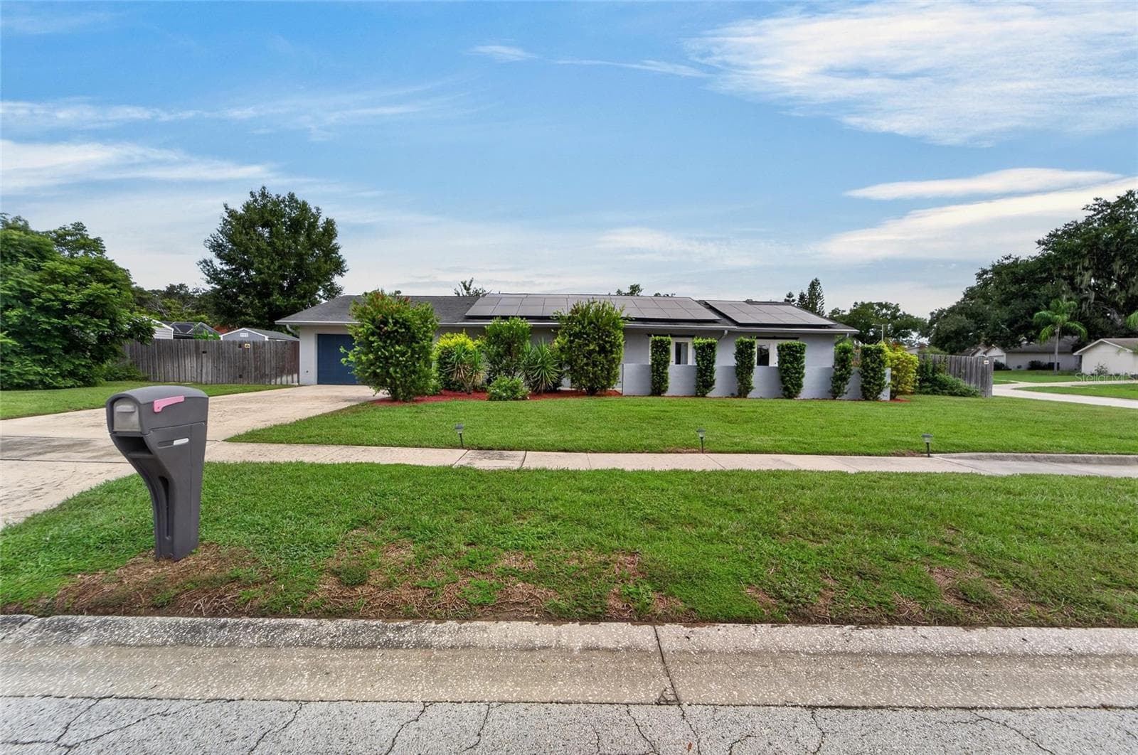 Single Family Residence at 1120 LAKEMONT DR, VALRICO, photo 8 of 88