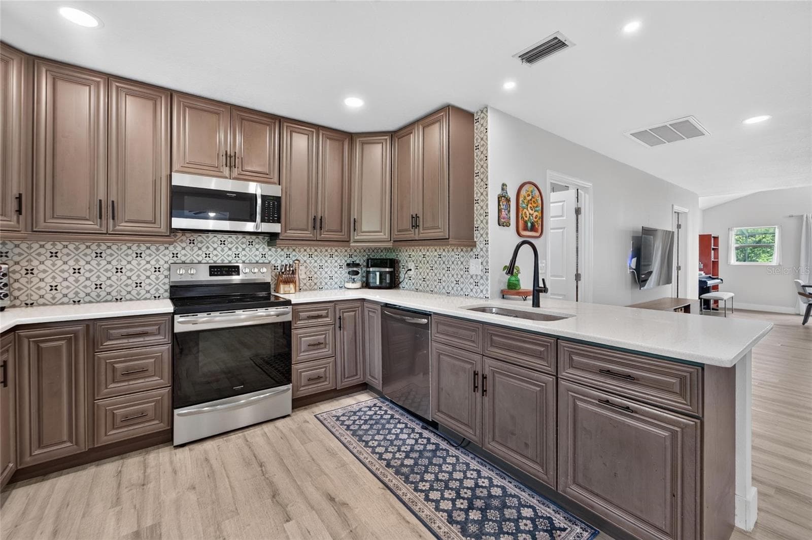 Single Family Residence at 1120 LAKEMONT DR, VALRICO, photo 36 of 88