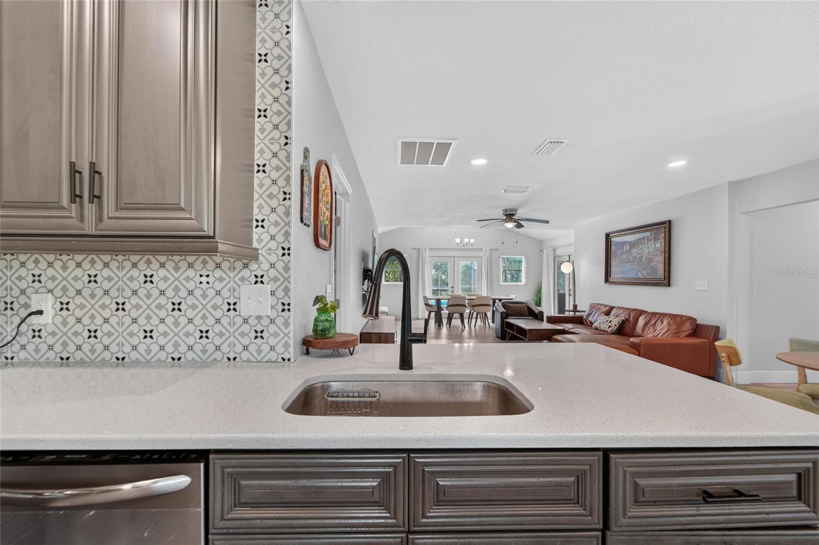 Single Family Residence at 1120 LAKEMONT DR, VALRICO, photo 40 of 88